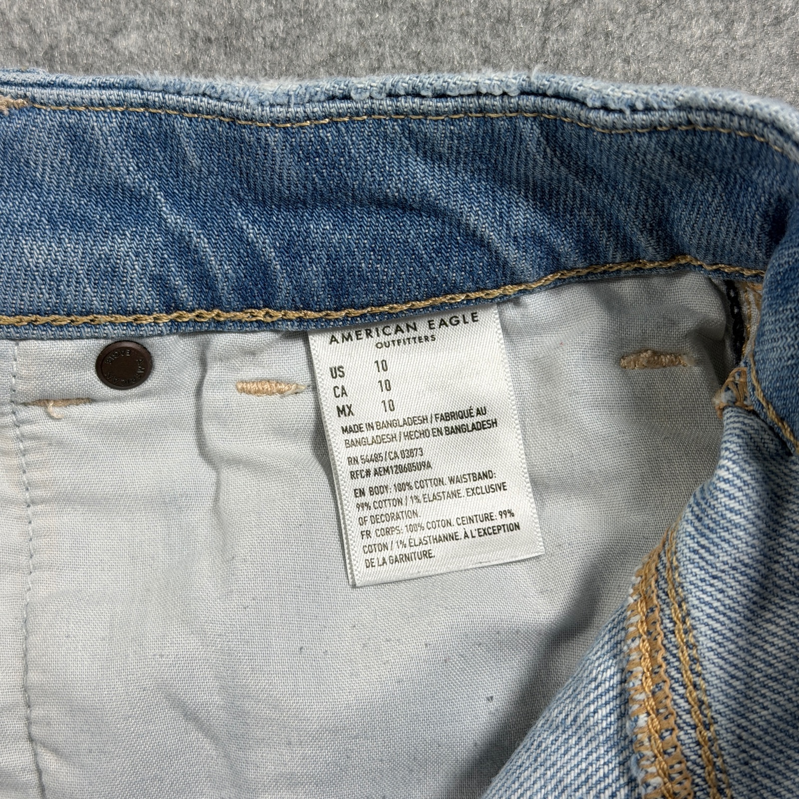American Eagle Curvy Mom Shorts Womens 10 Light Blue Denim Distressed Ripped thumbnail 5