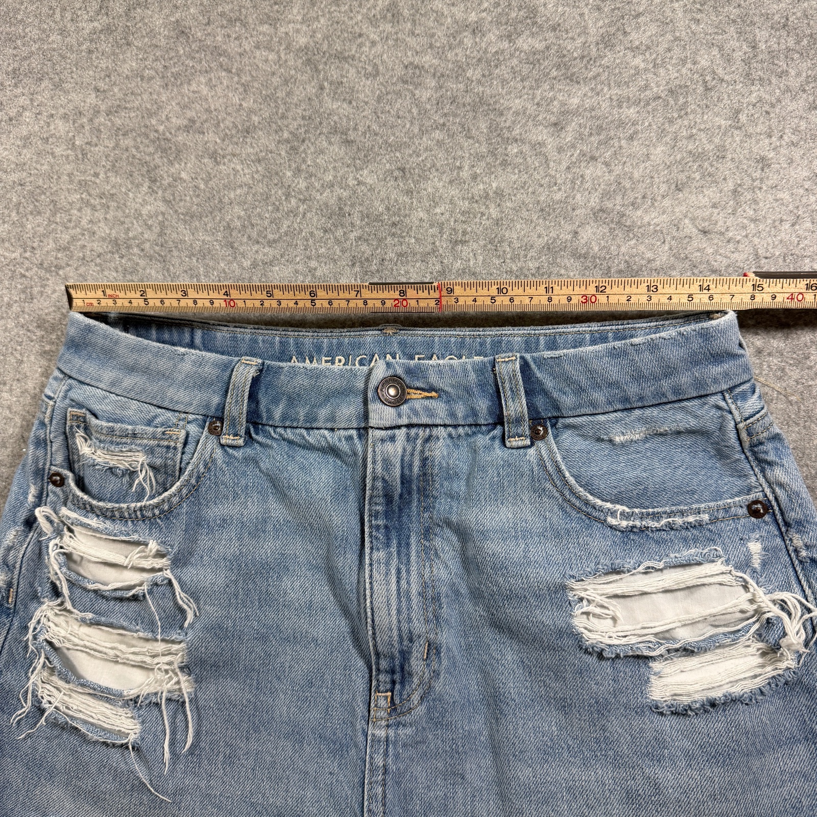American Eagle Curvy Mom Shorts Womens 10 Light Blue Denim Distressed Ripped thumbnail 6