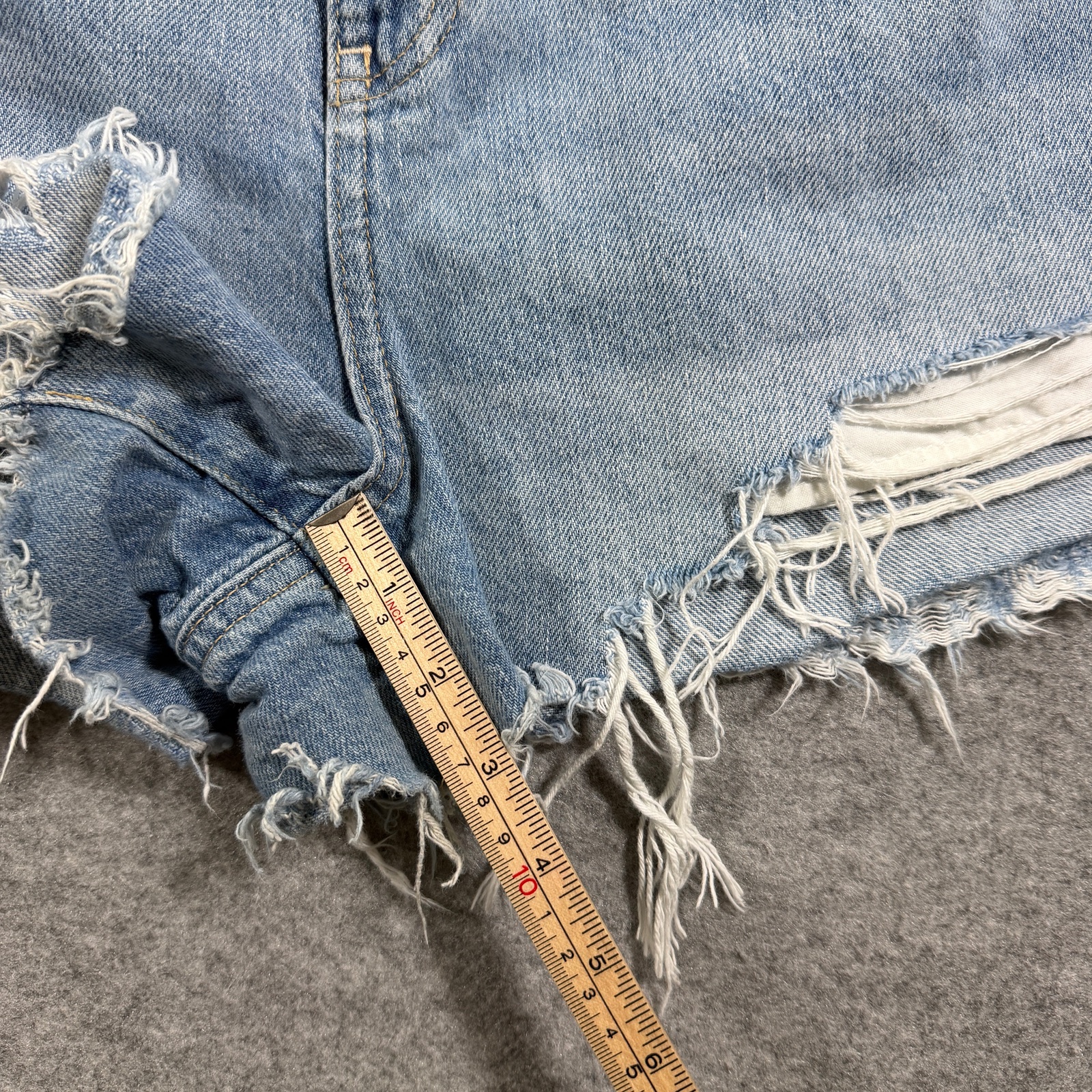 American Eagle Curvy Mom Shorts Womens 10 Light Blue Denim Distressed Ripped thumbnail 8