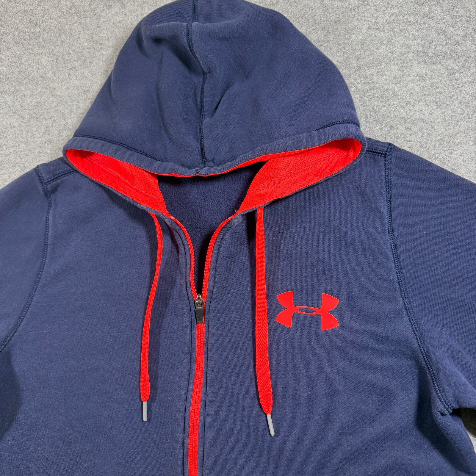 Under Armour Full Zip Hoodie Mens M Navy Red Fleece Cotton Colorblock Loose Fit thumbnail 4