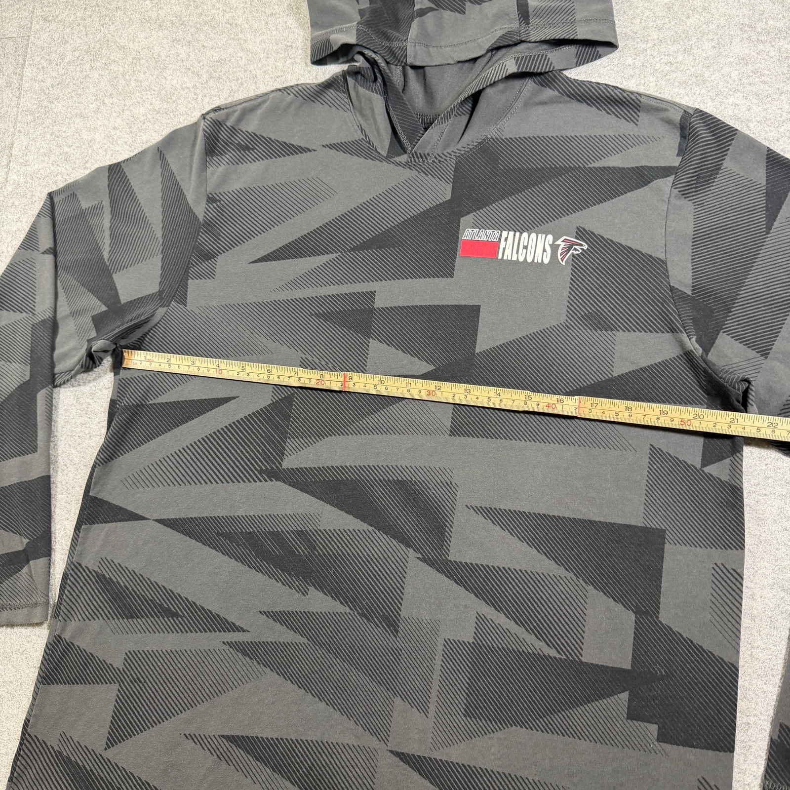 Nike Atlanta Falcons Hoodie Mens L Black Gray Camo Lightweight Dri-Fit Pullover thumbnail 7
