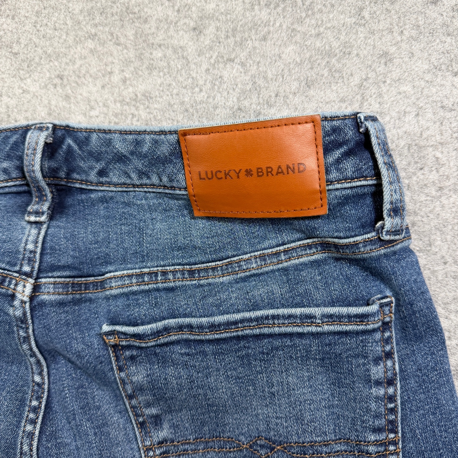 Lucky Brand Curvy Flare Jeans Womens 14/32R Blue Denim High Rise Stretch Fade thumbnail 11