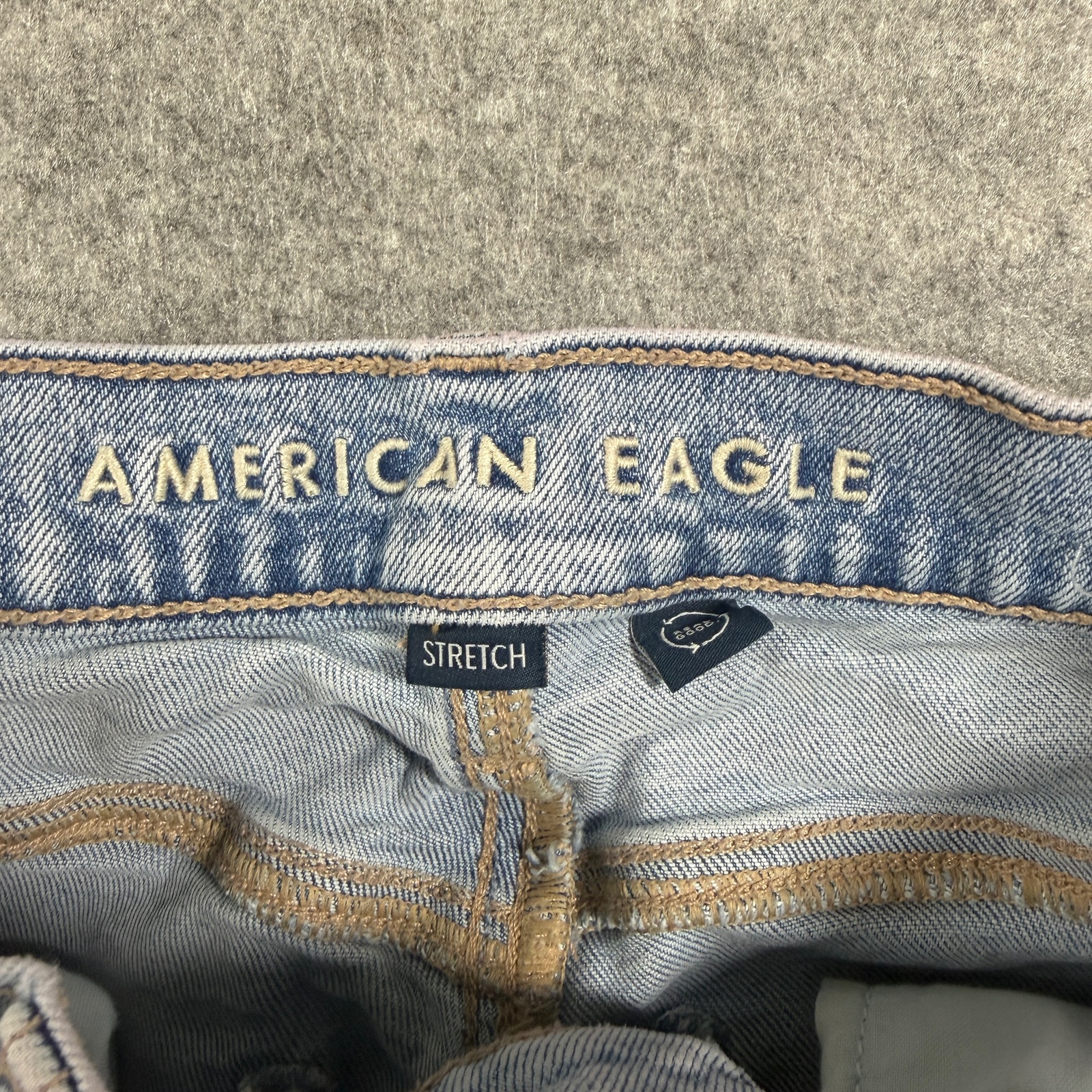 American Eagle 90s Boyfriend Jeans Womens 6 Regular Light Blue Highest Rise thumbnail 4