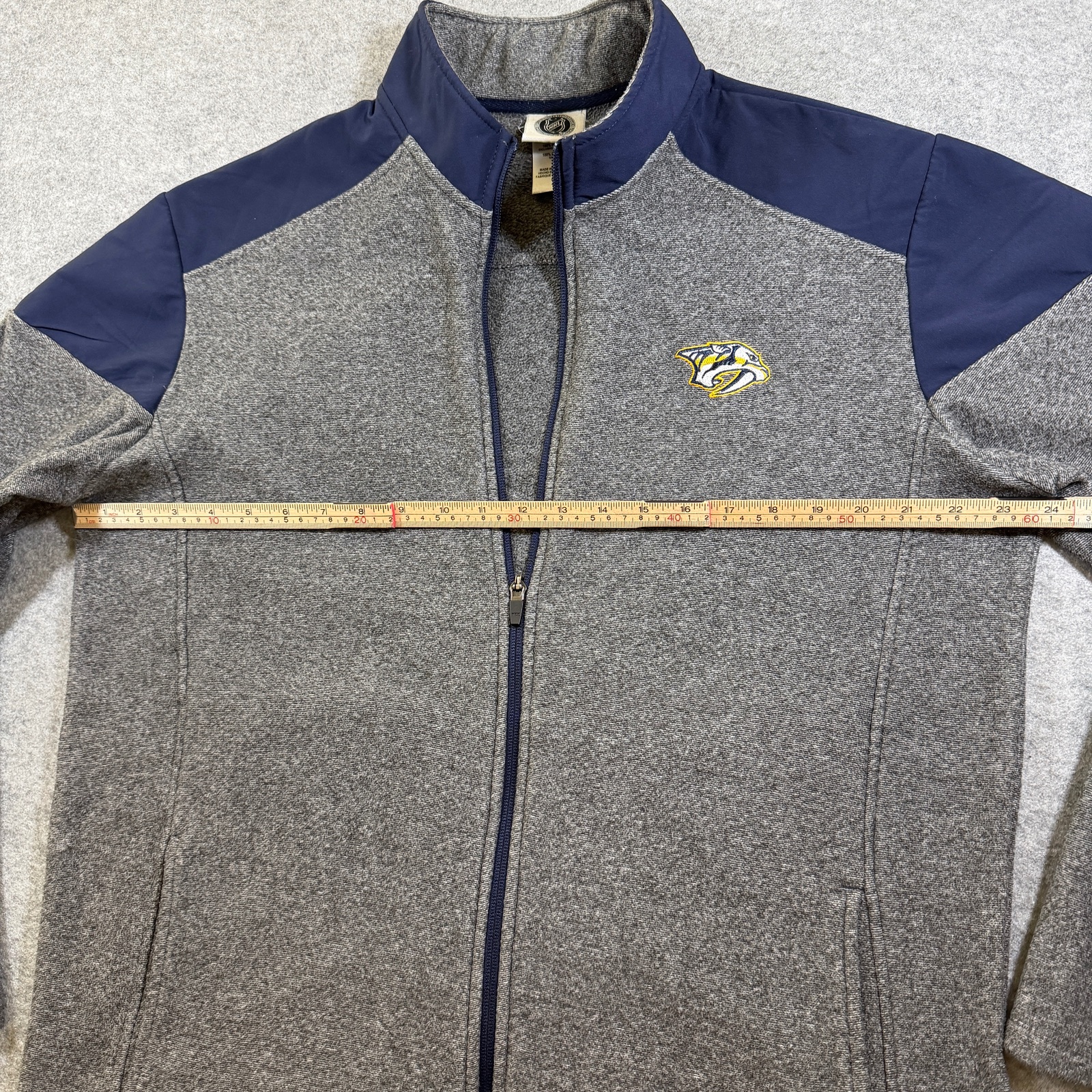 NHL Nashville Predators Full Zip Jacket Mens L Gray Navy Sweater Knit Fleece thumbnail 8