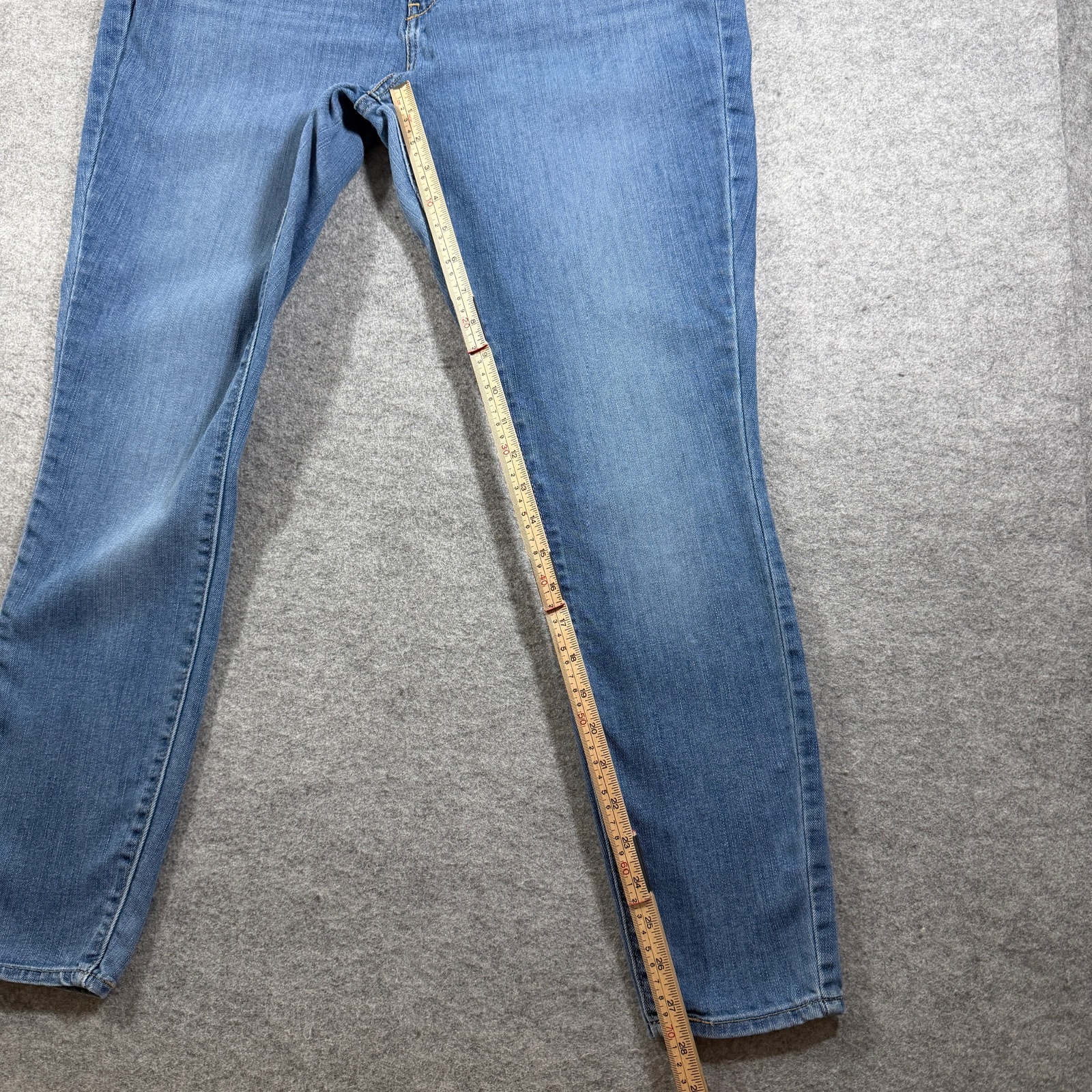 Levi's Signature Mid Rise Skinny Jeans Womens 16 (33x30) Blue Wash Stretch Denim thumbnail 7
