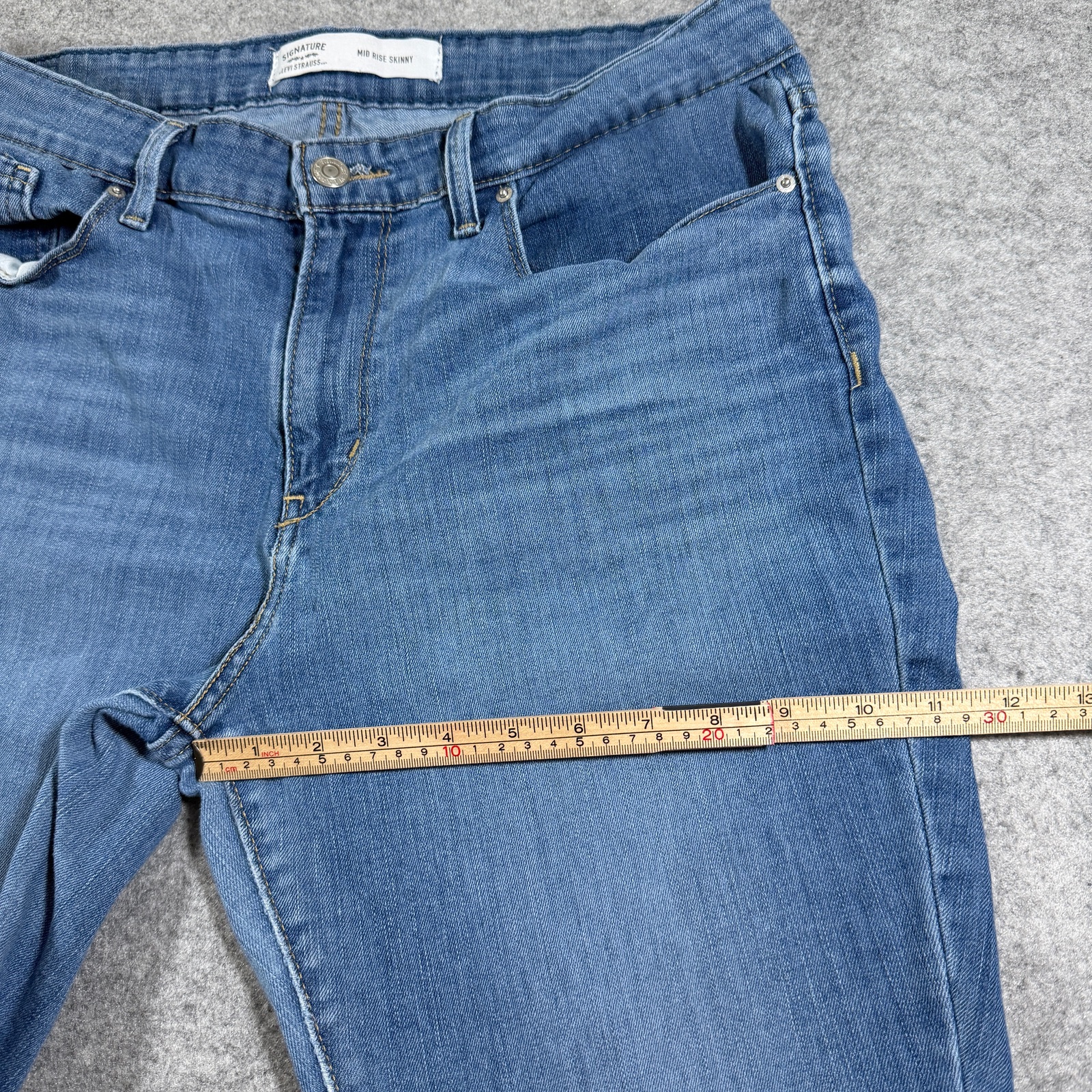 Levi's Signature Mid Rise Skinny Jeans Womens 16 (33x30) Blue Wash Stretch Denim thumbnail 8