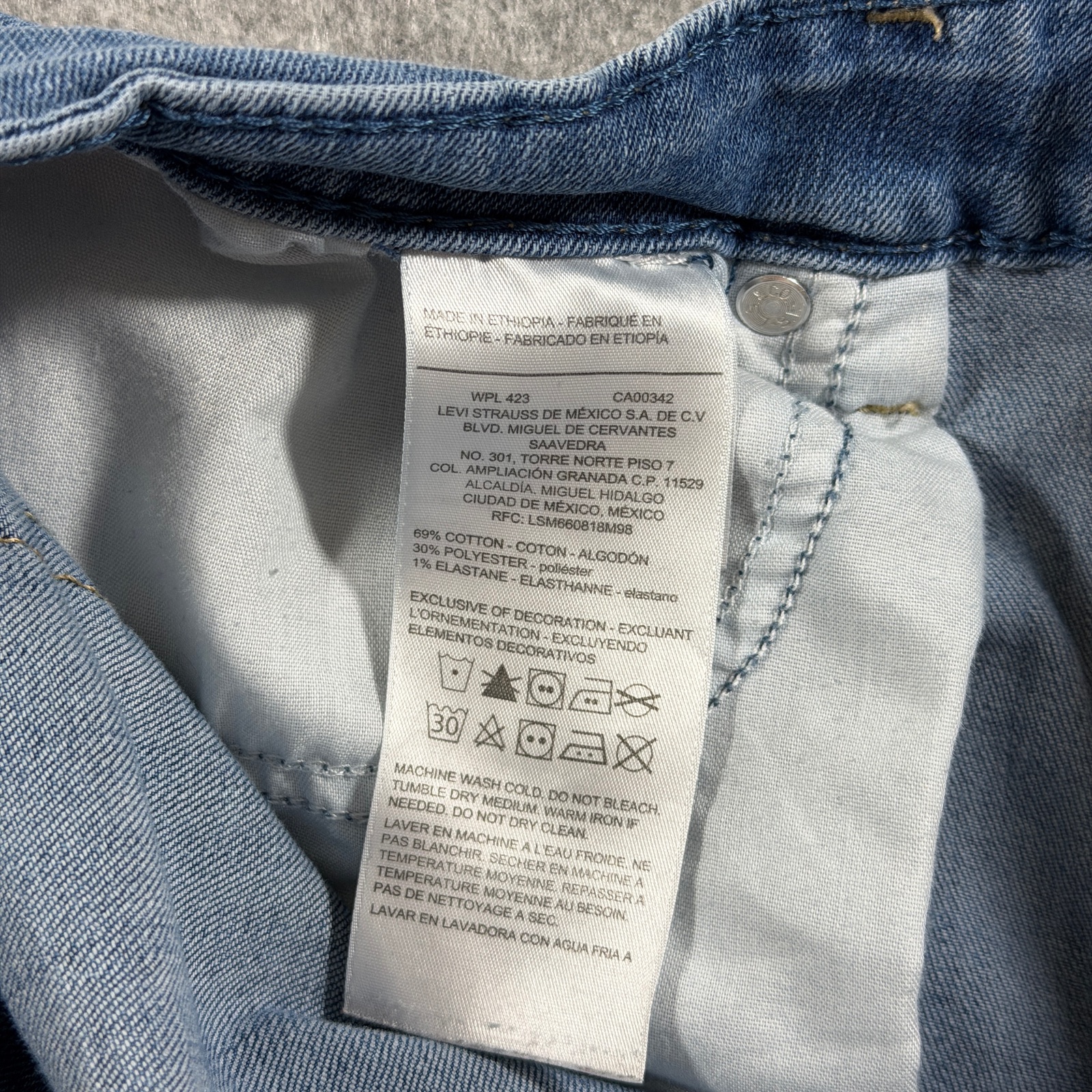 Levi's Signature Mid Rise Skinny Jeans Womens 16 (33x30) Blue Wash Stretch Denim thumbnail 10