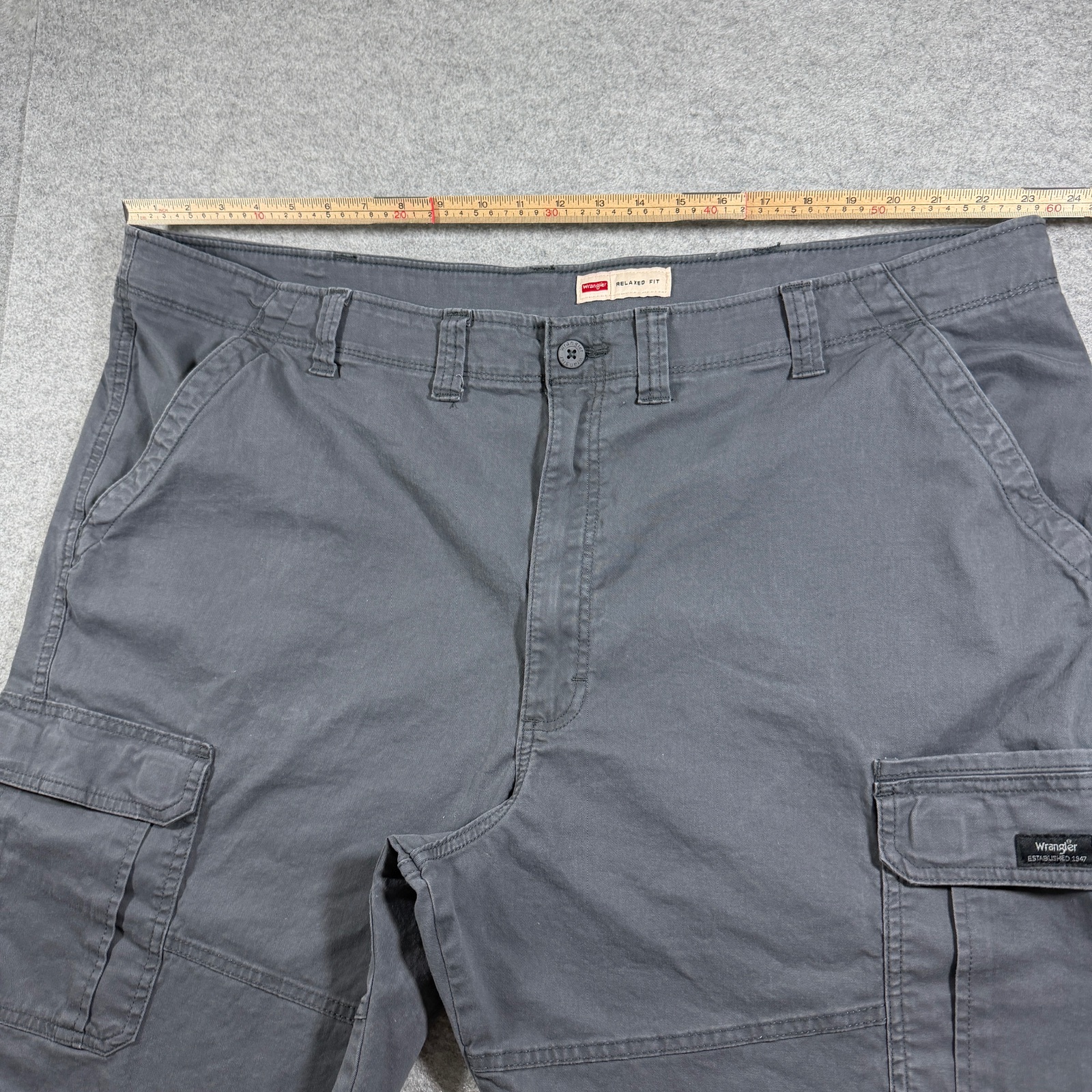 Wrangler Cargo Shorts Mens 48 Gray Relaxed Fit Cotton Utility Workwear Outdoor thumbnail 6