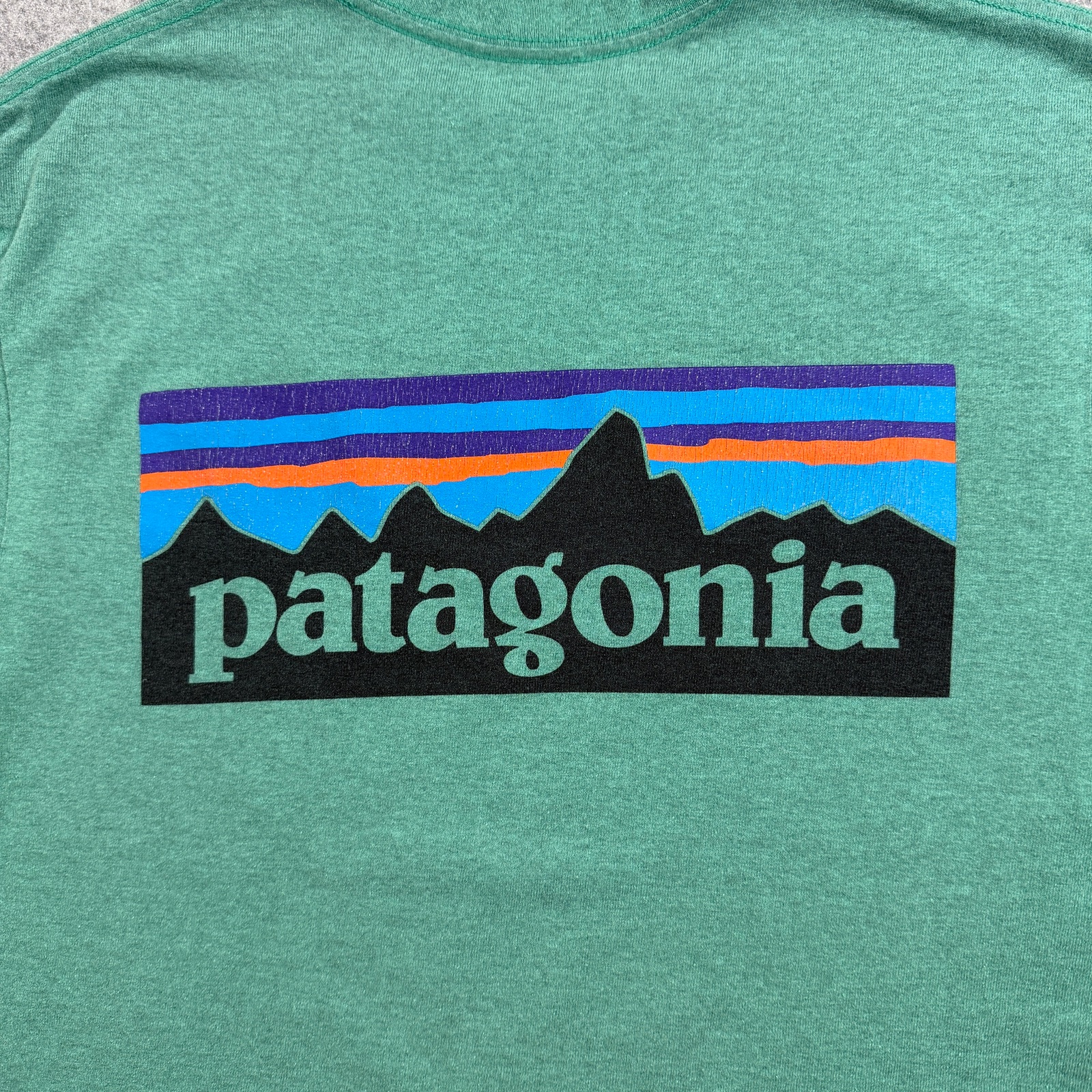 Patagonia P-6 Logo T Shirt Unisex XS Heather Green Mountain Graphic Cotton Tee thumbnail 3