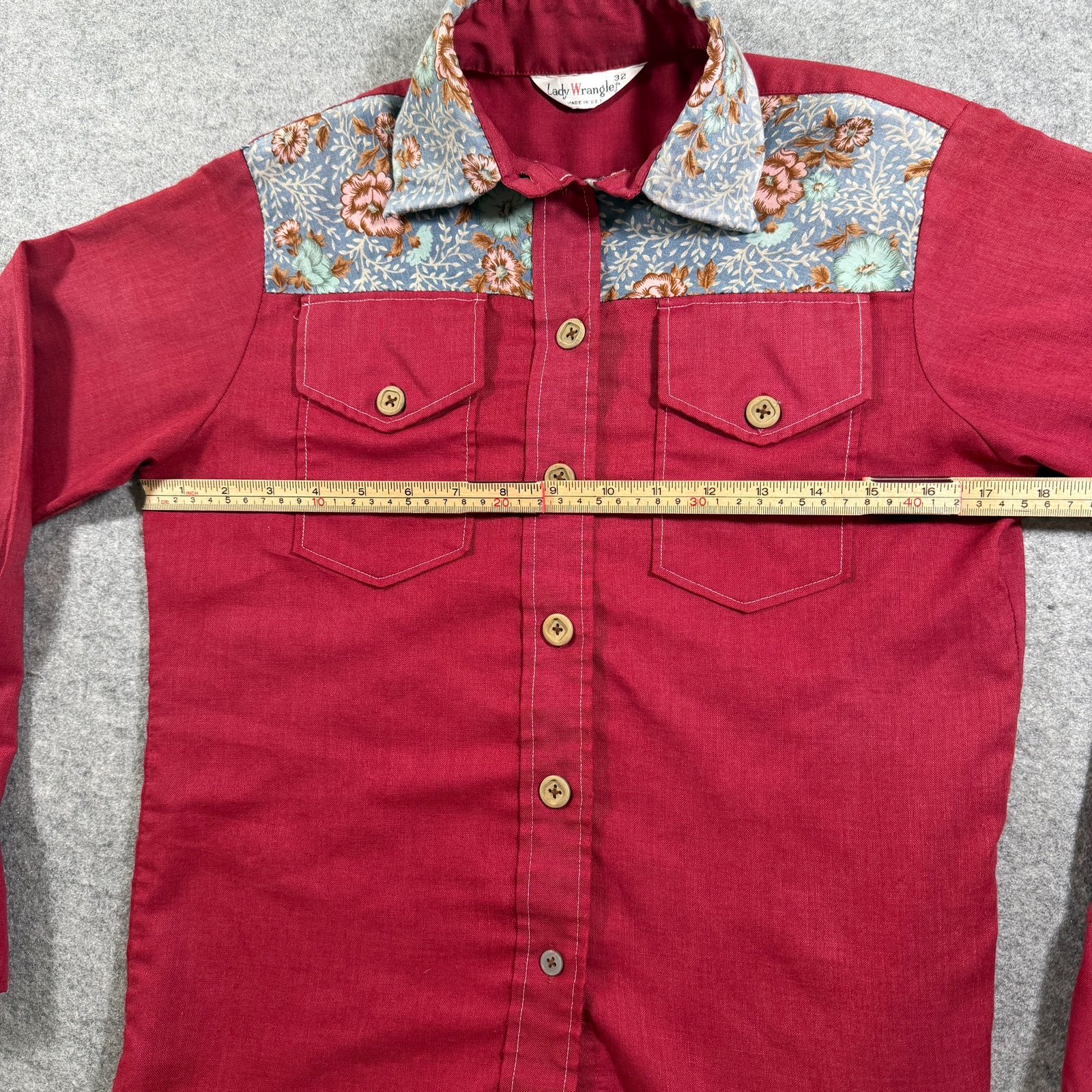 Vintage 1970s Wrangler Lady Western Shirt Womens 32 Maroon Floral Front USA thumbnail 6