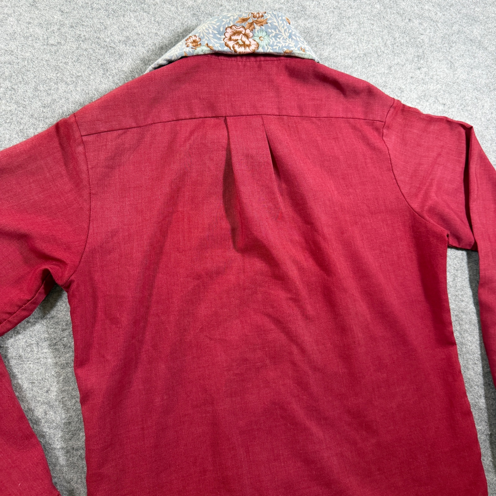 Vintage 1970s Wrangler Lady Western Shirt Womens 32 Maroon Floral Front USA thumbnail 10