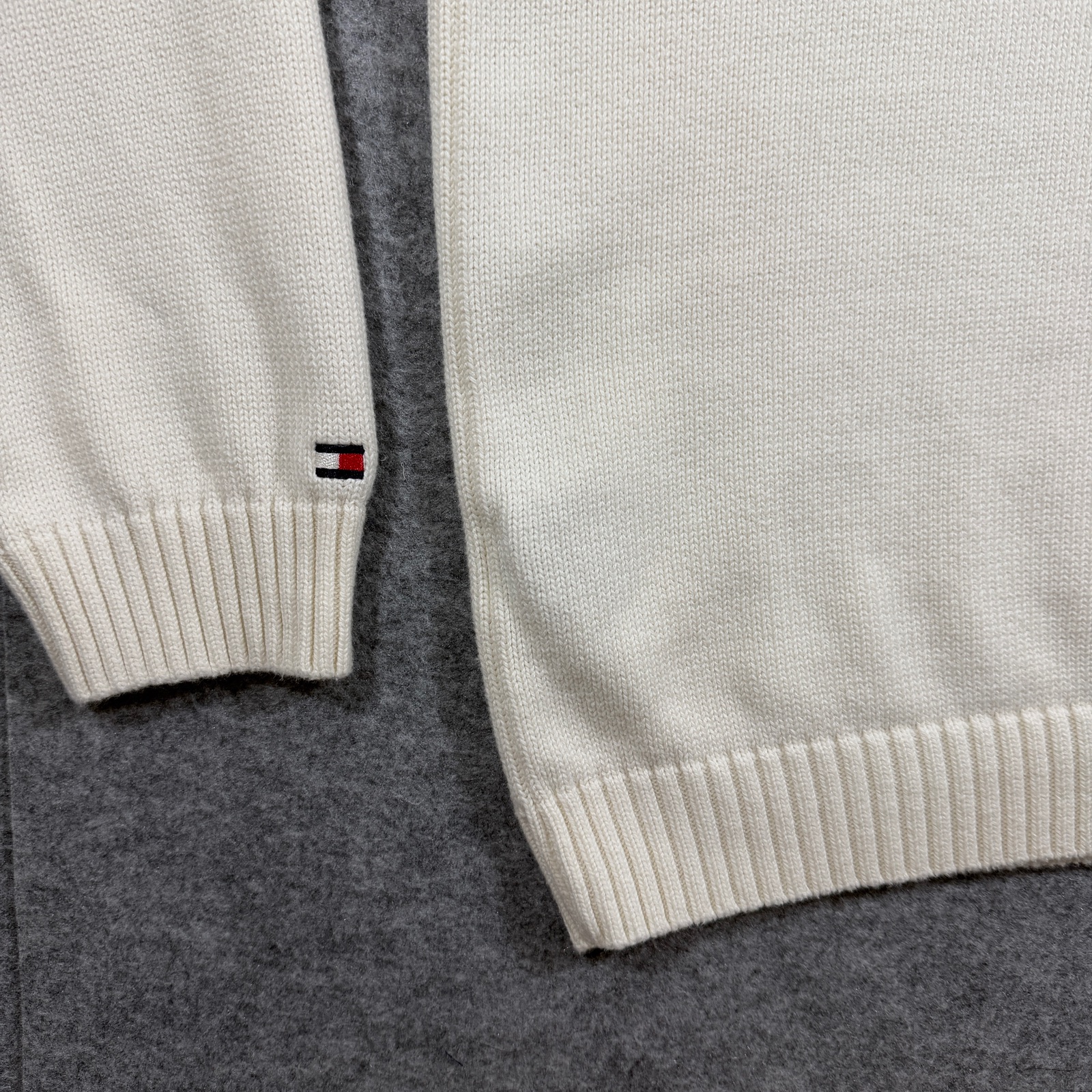 Tommy Hilfiger Heavyweight Knit Sweater Mens XL Cream Crewneck Flag Logo Preppy thumbnail 3