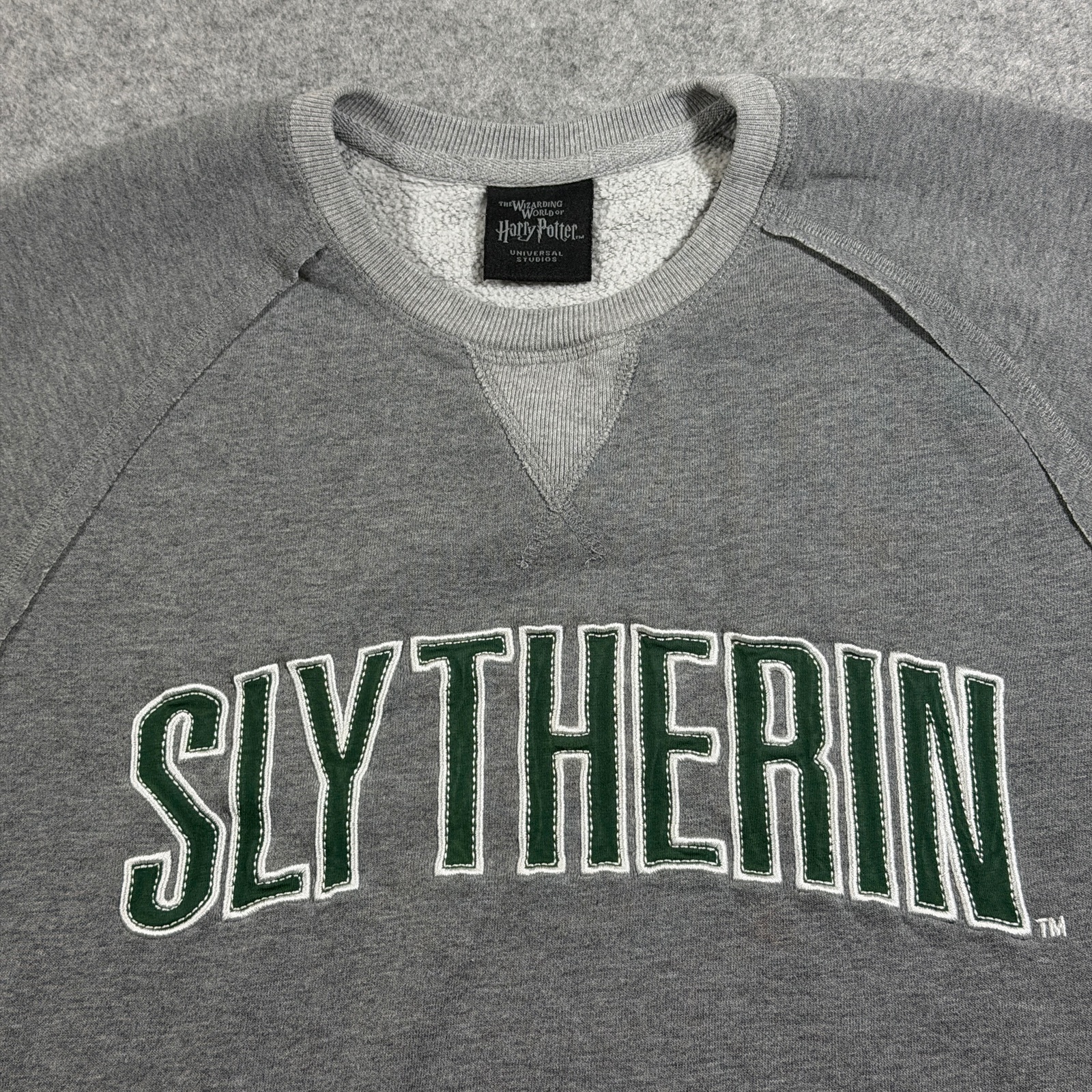 Harry Potter Slytherin Sweatshirt Mens S Gray Crewneck Crest Wizarding World thumbnail 3