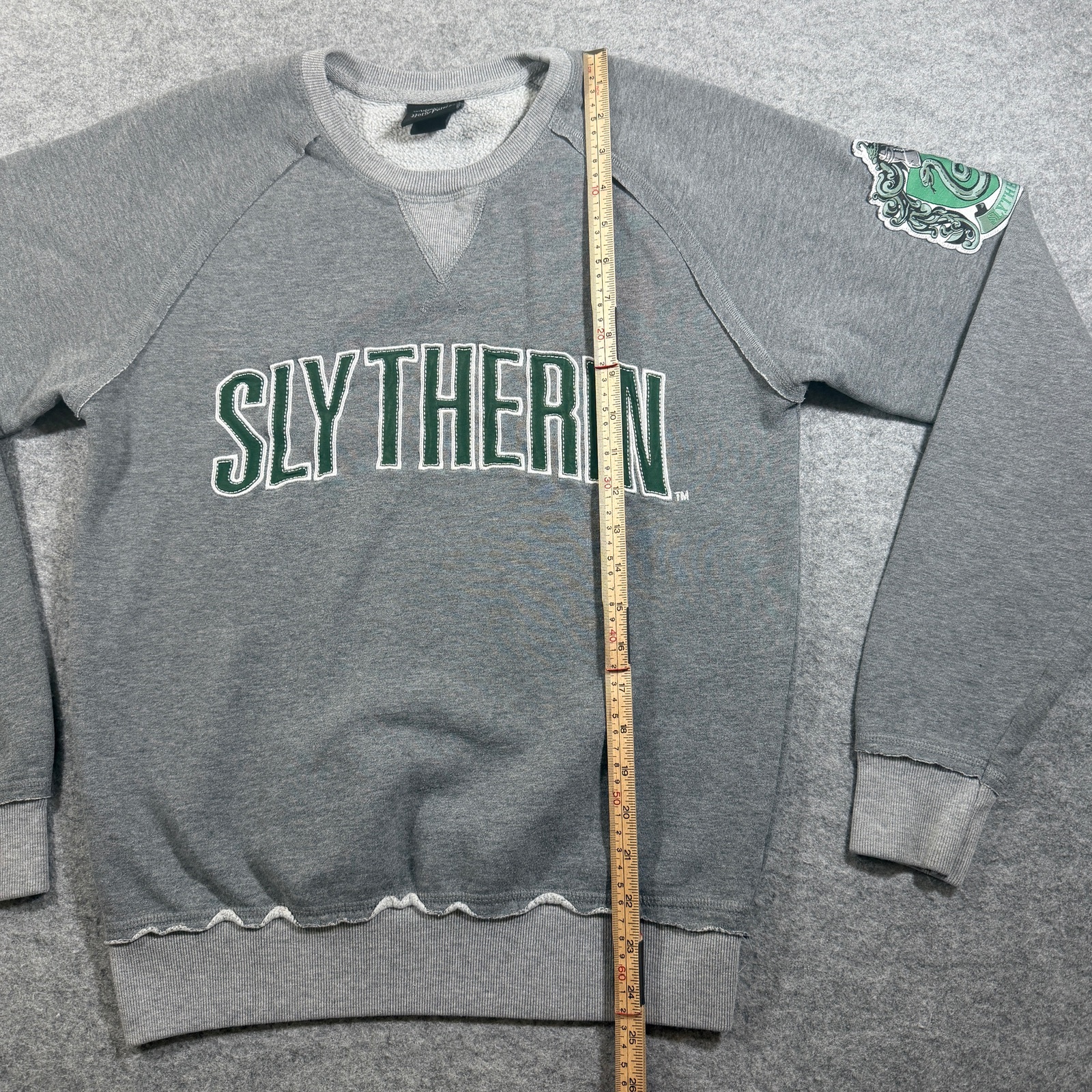 Harry Potter Slytherin Sweatshirt Mens S Gray Crewneck Crest Wizarding World thumbnail 7