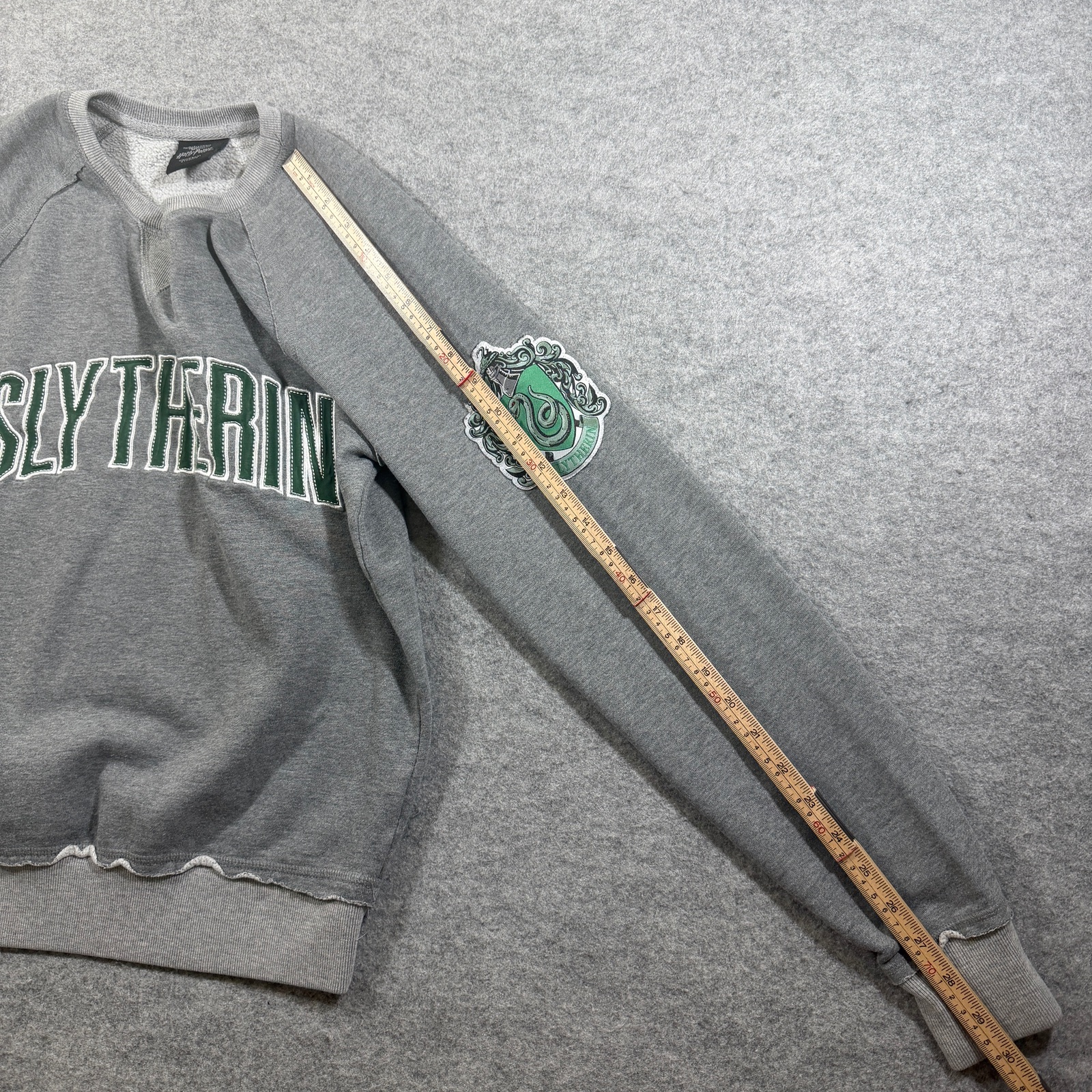 Harry Potter Slytherin Sweatshirt Mens S Gray Crewneck Crest Wizarding World thumbnail 9