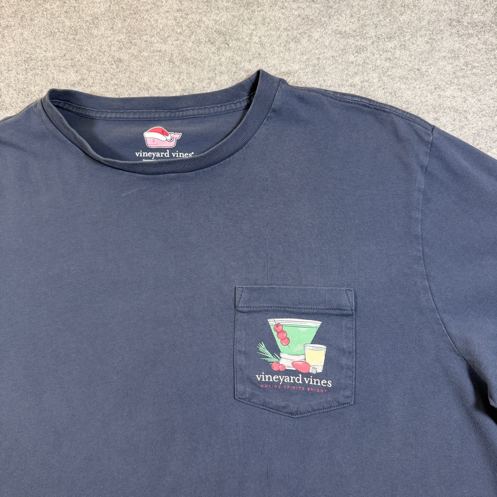 Vineyard Vines Pocket T Shirt Mens L Navy Making Spirits Bright Holiday Cotton thumbnail 8