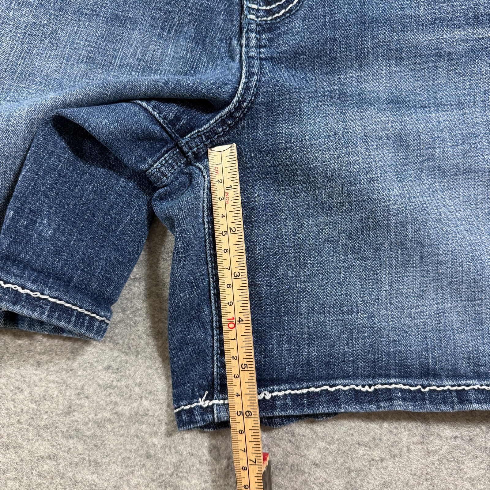 Seven7 Denim Shorts Womens 16 Medium Wash Relaxed Fit Embroidered Jean Shorts thumbnail 7