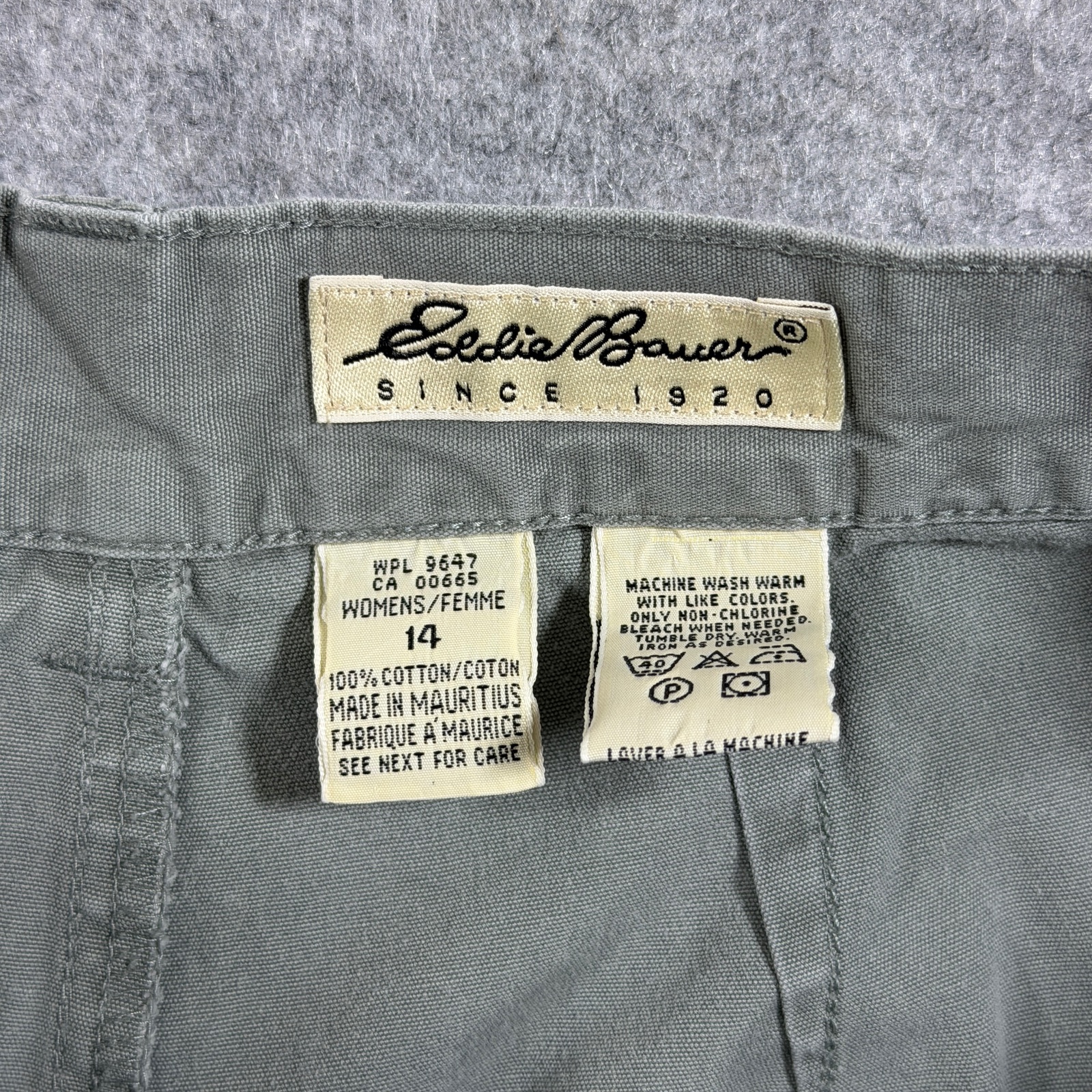 Vintage 90s Eddie Bauer Chino Shorts Womens 14 Olive Green Cotton Pleated Front thumbnail 4