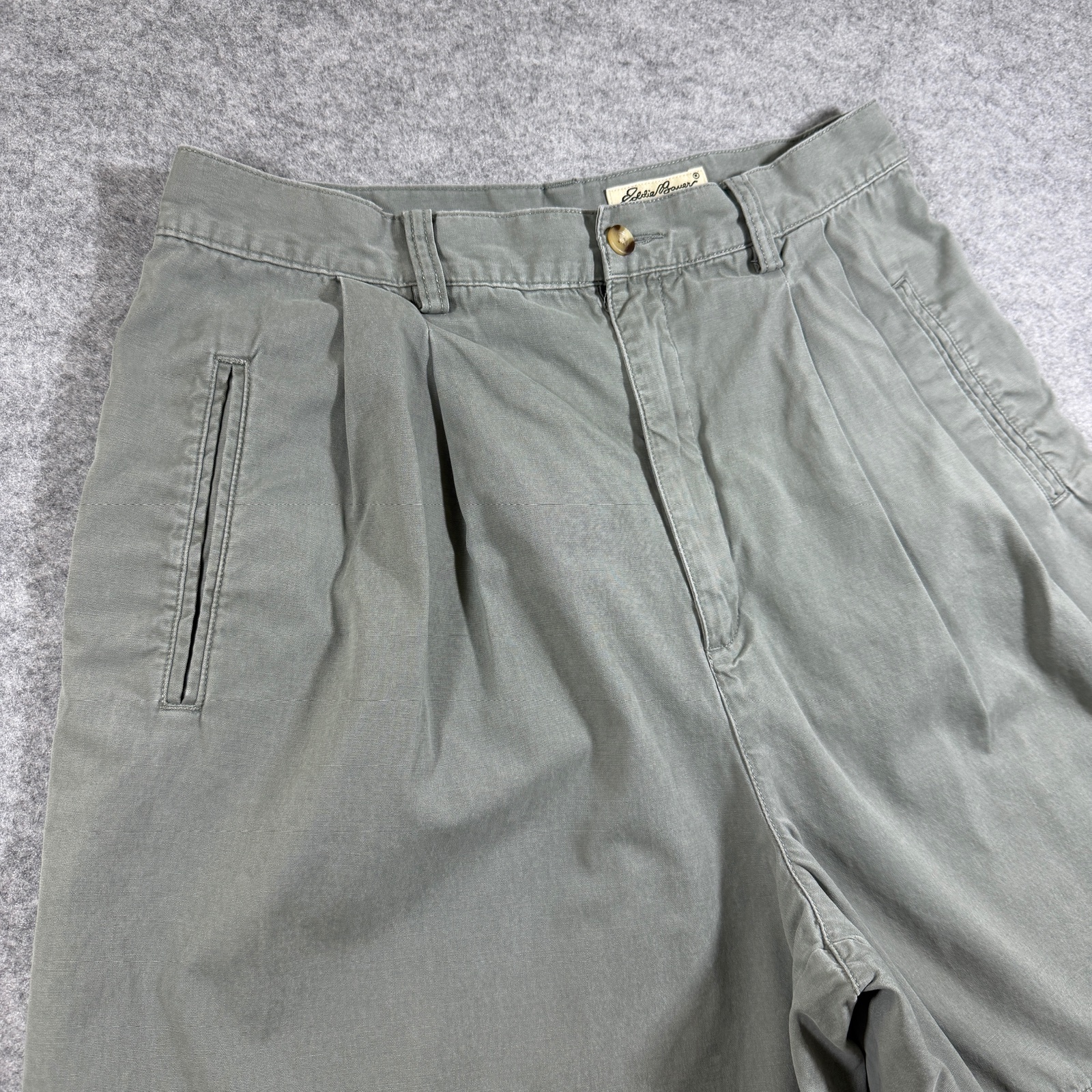 Vintage 90s Eddie Bauer Chino Shorts Womens 14 Olive Green Cotton Pleated Front thumbnail 5