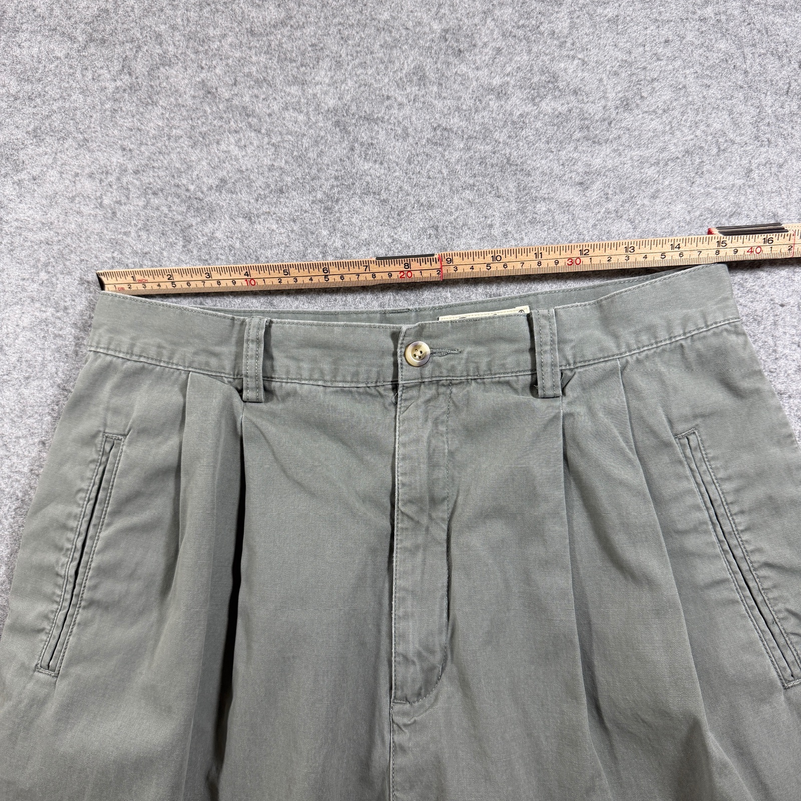 Vintage 90s Eddie Bauer Chino Shorts Womens 14 Olive Green Cotton Pleated Front thumbnail 8