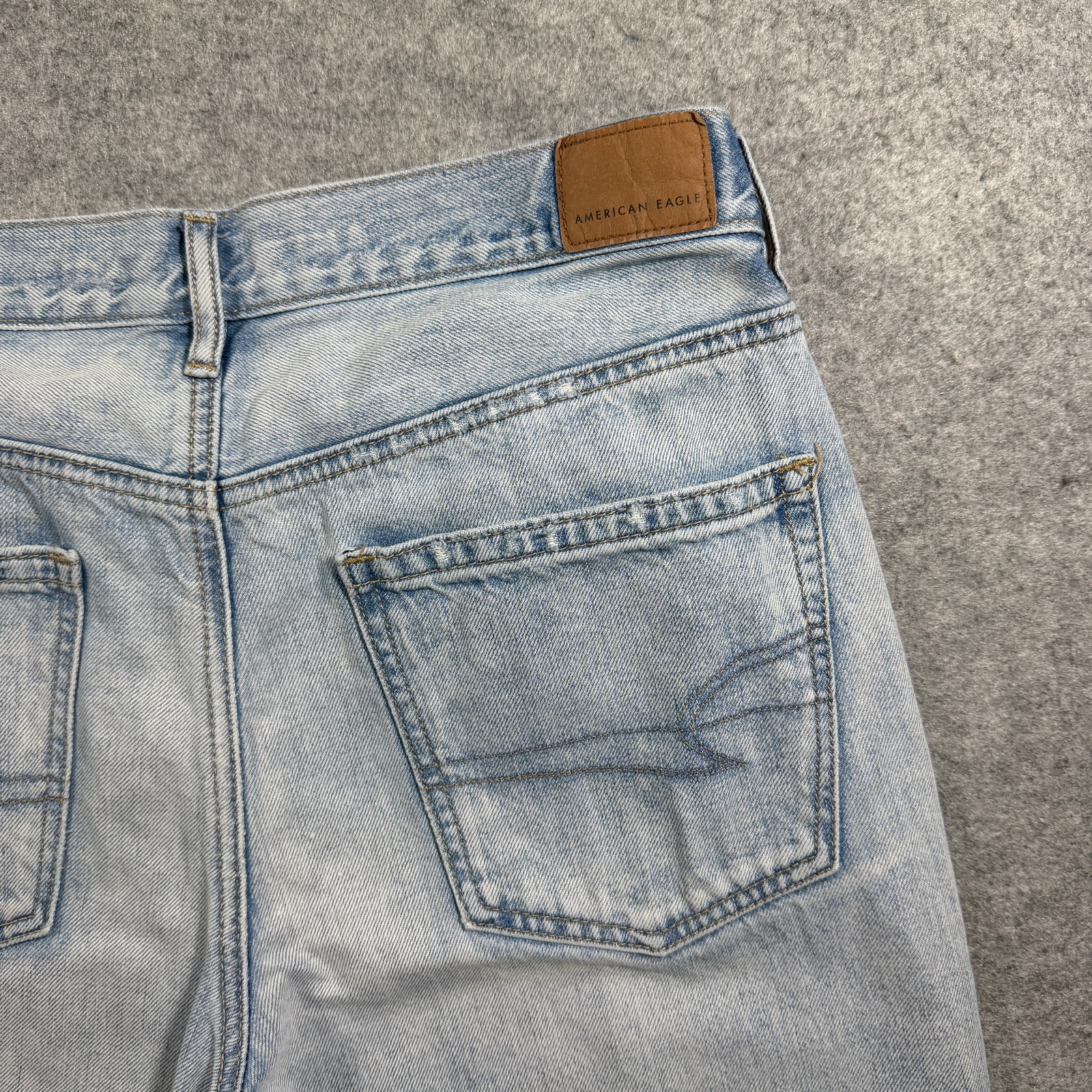 American Eagle 90s Boyfriend Jeans Womens 8 Regular Light Wash Stretch Denim thumbnail 5