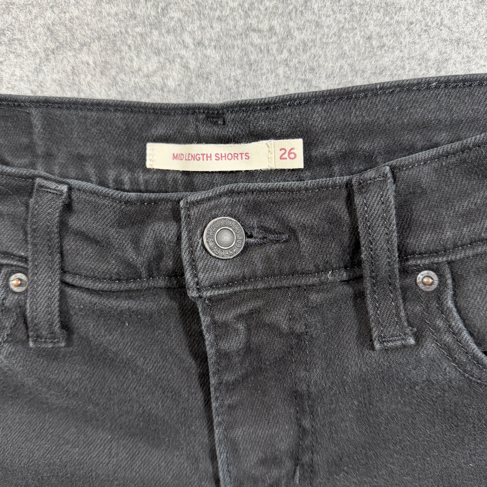 Levi's Denim Shorts Womens 26 Black Mid Length Cotton 5 Pocket Jean Shorts thumbnail 4