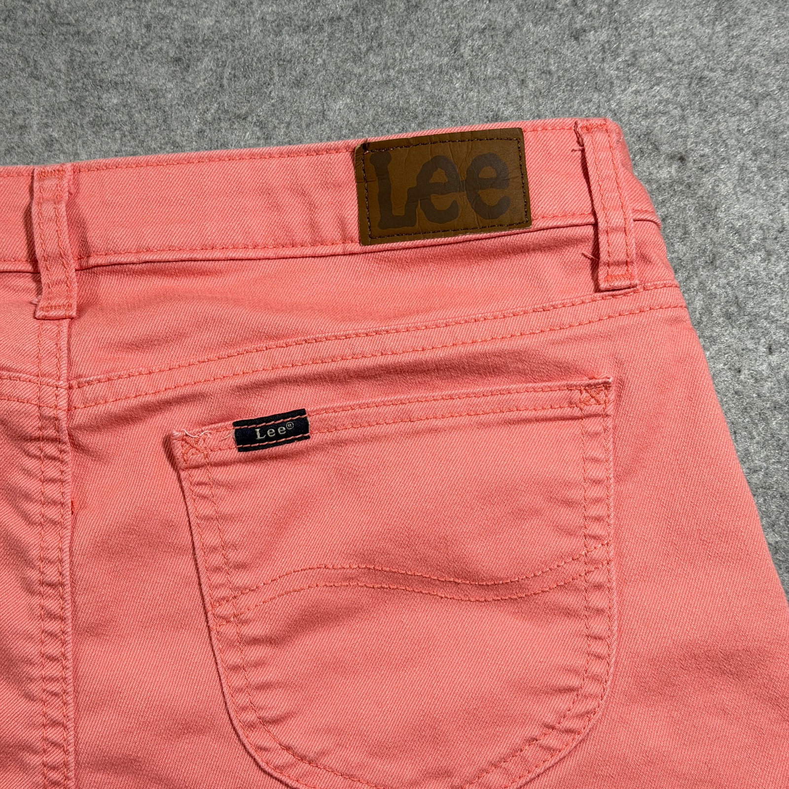 Lee Shorts Womens 10M Coral Salmon Pink Mid Rise Regular Fit Cotton Stretch thumbnail 3