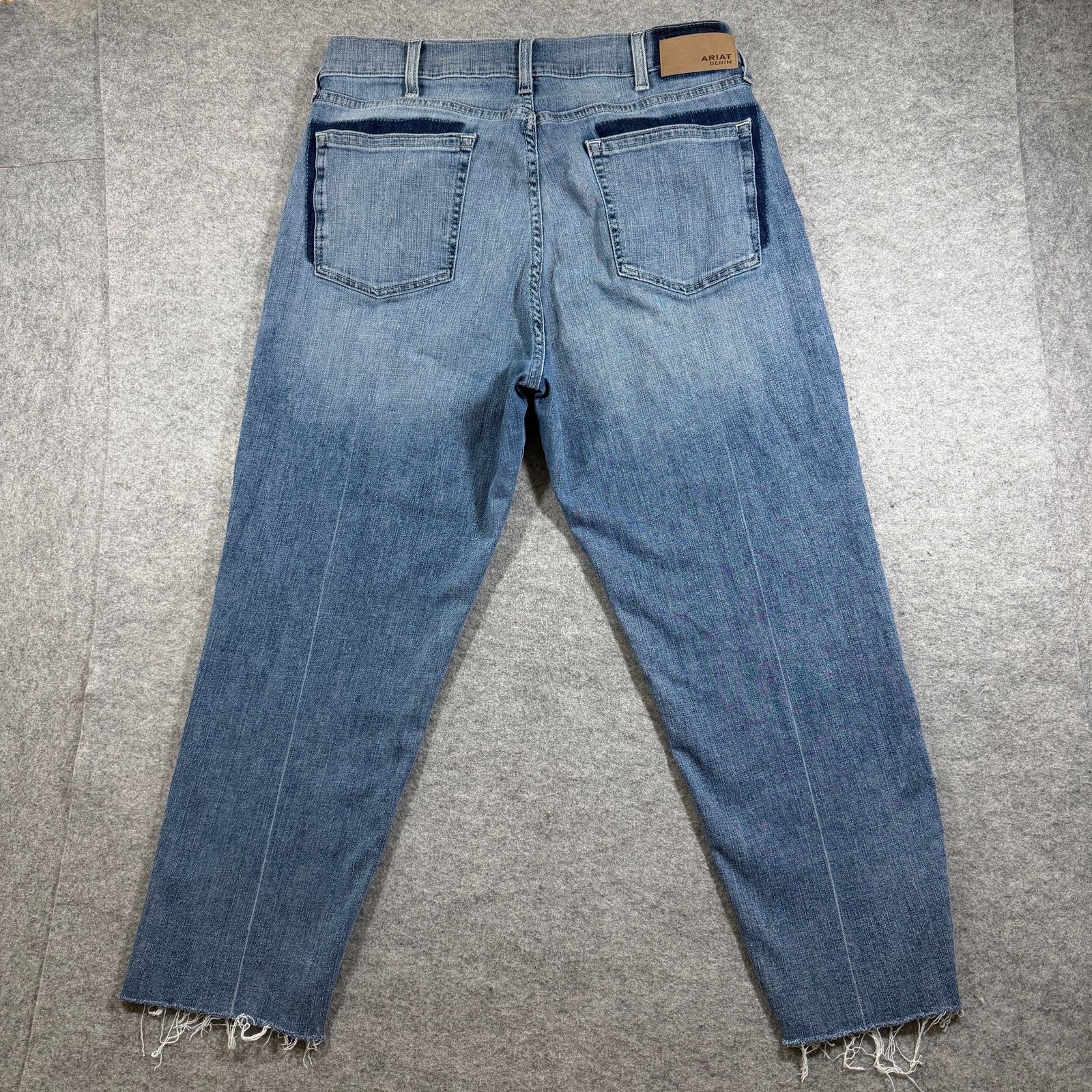 Ariat Boyfriend Jeans Womens 32R Blue Wash High Rise Distressed Stretch Denim thumbnail 2