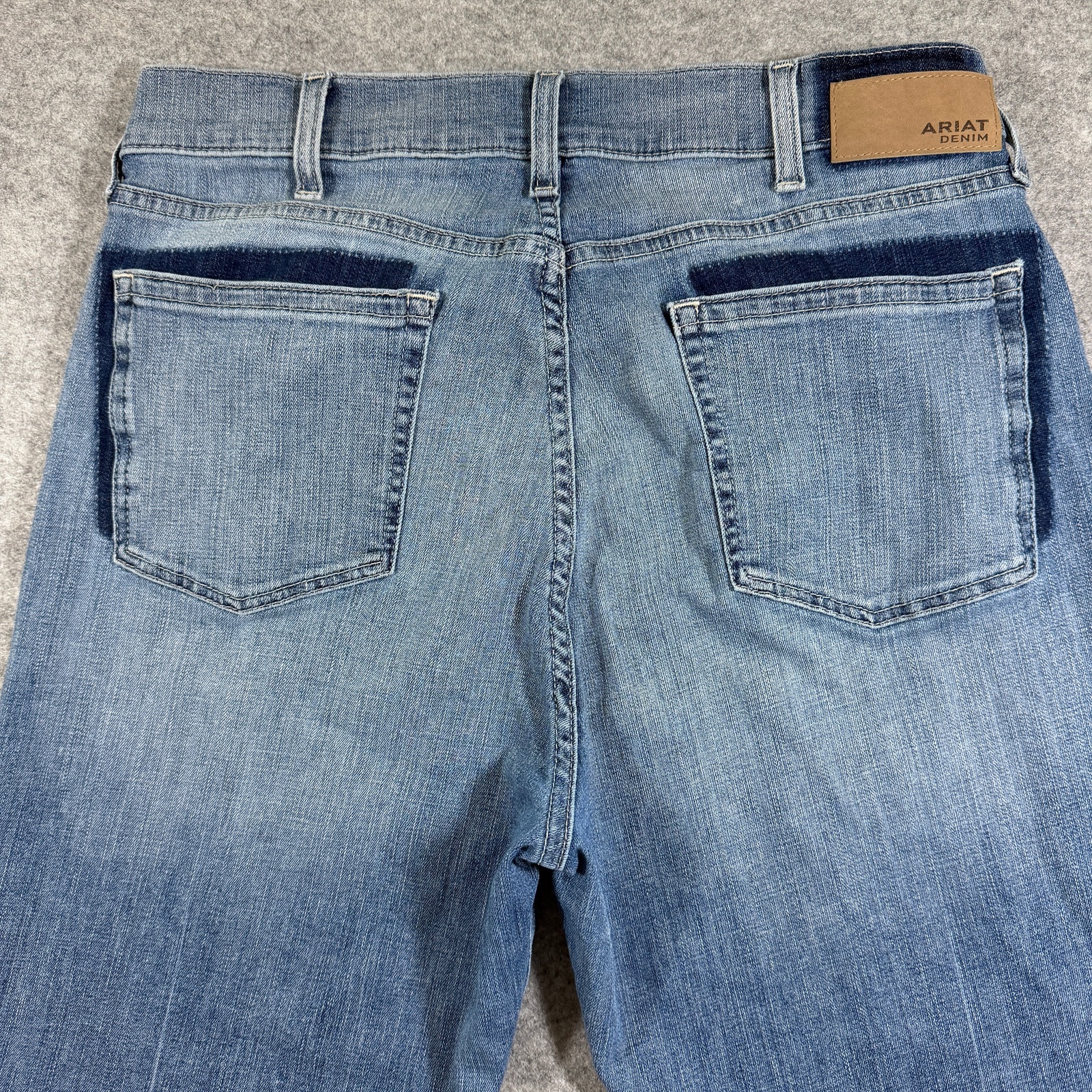 Ariat Boyfriend Jeans Womens 32R Blue Wash High Rise Distressed Stretch Denim thumbnail 4