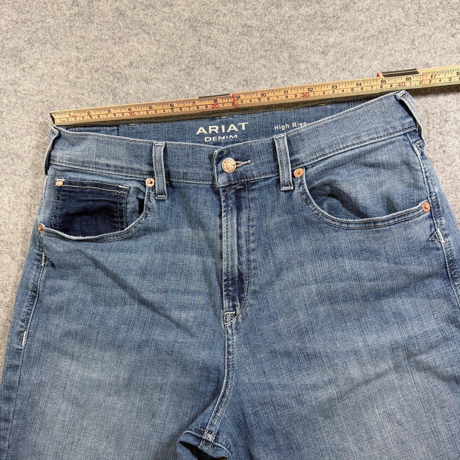 Ariat Boyfriend Jeans Womens 32R Blue Wash High Rise Distressed Stretch Denim thumbnail 6