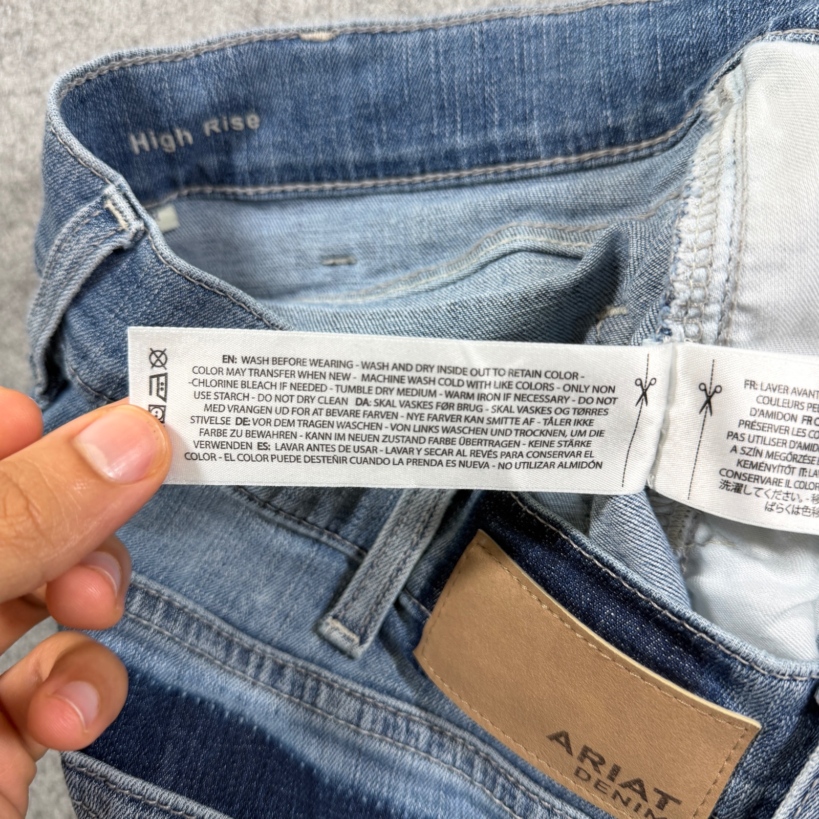 Ariat Boyfriend Jeans Womens 32R Blue Wash High Rise Distressed Stretch Denim thumbnail 11