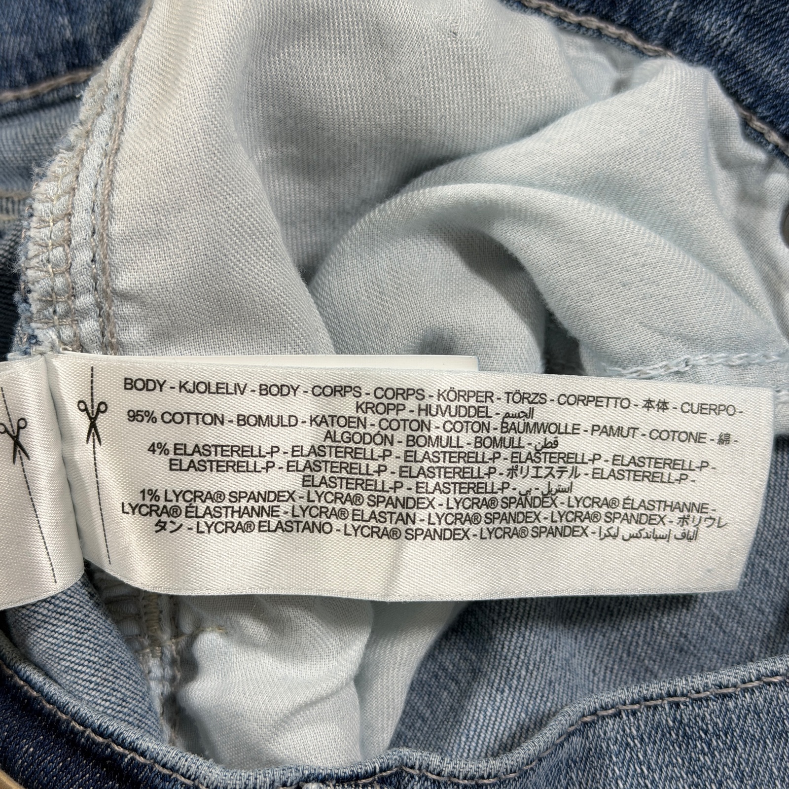 Ariat Boyfriend Jeans Womens 32R Blue Wash High Rise Distressed Stretch Denim thumbnail 12