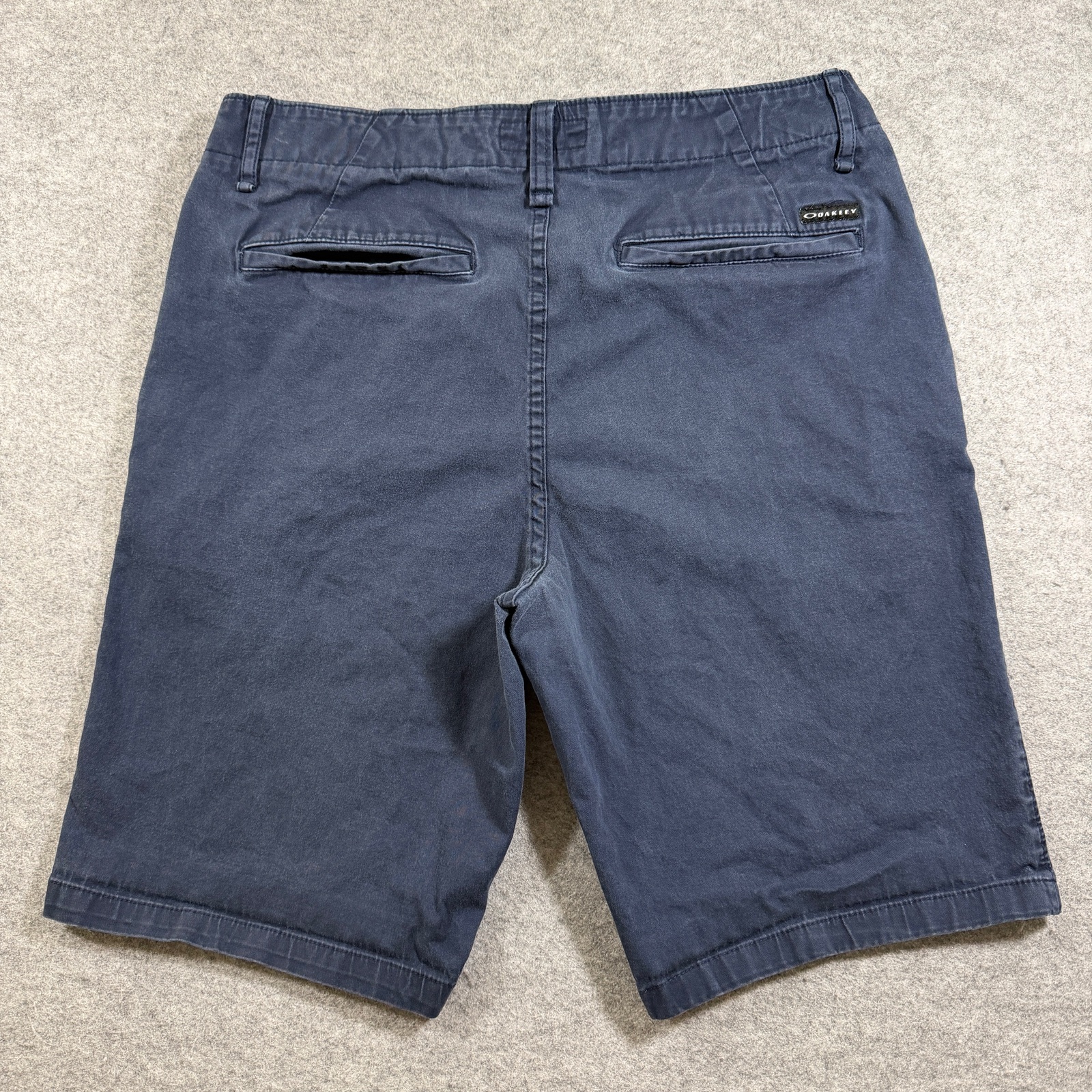 Oakley Chino Shorts Mens 34 Navy Blue Cotton Stretch Golf Preppy Casual thumbnail 2