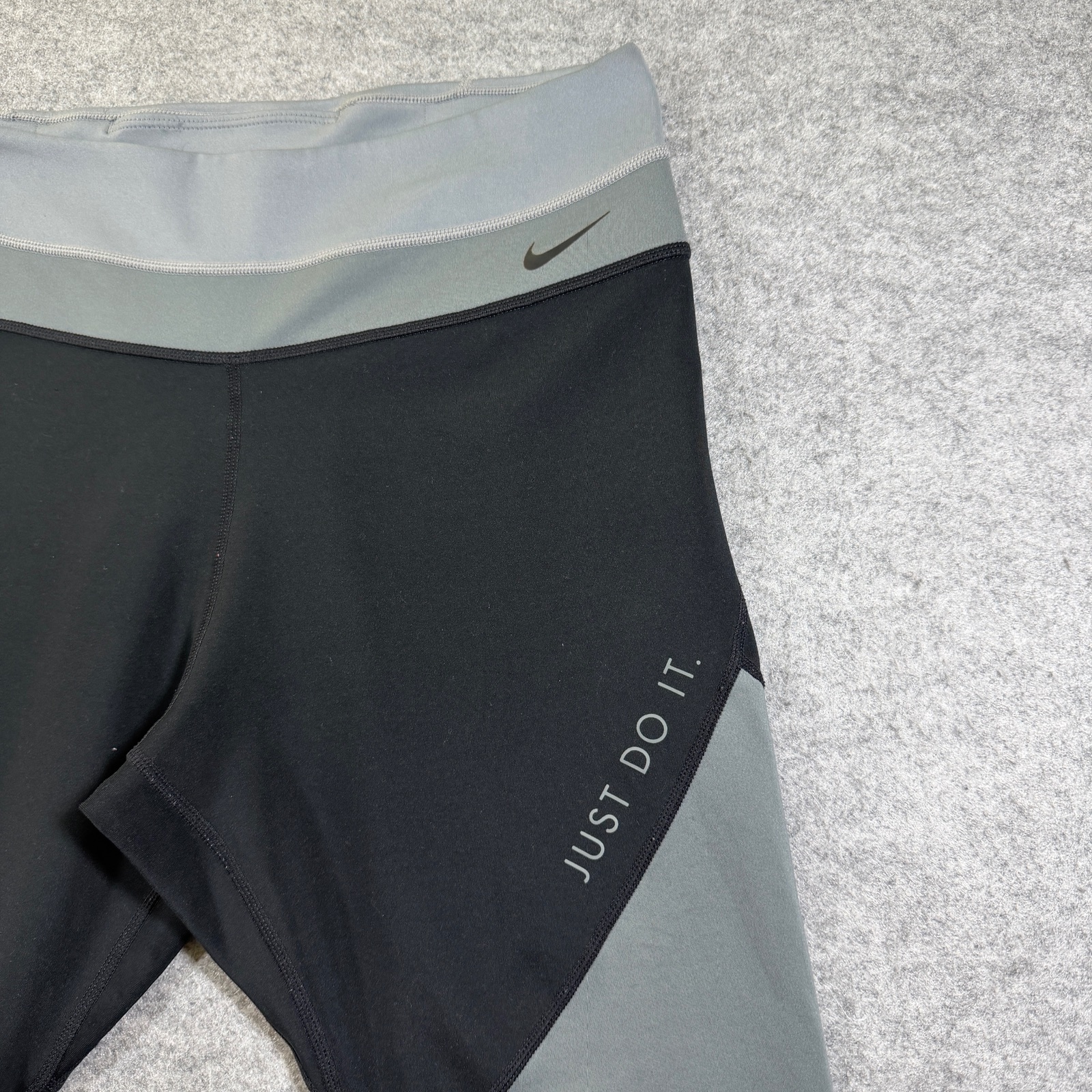 Nike Dri-FIT Leggings Womens L Black Gray Colorblock Running Training Yoga Gym thumbnail 3