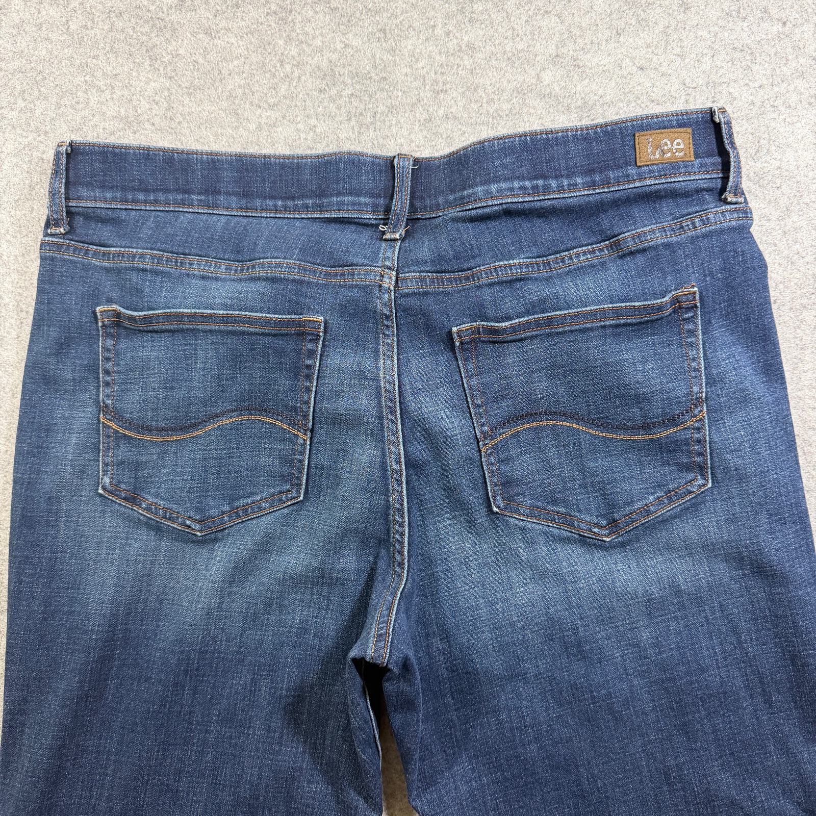 Lee Bootcut Jeans Womens 18 Medium Blue Denim Mid Rise Flex Motion Relaxed Fit thumbnail 5