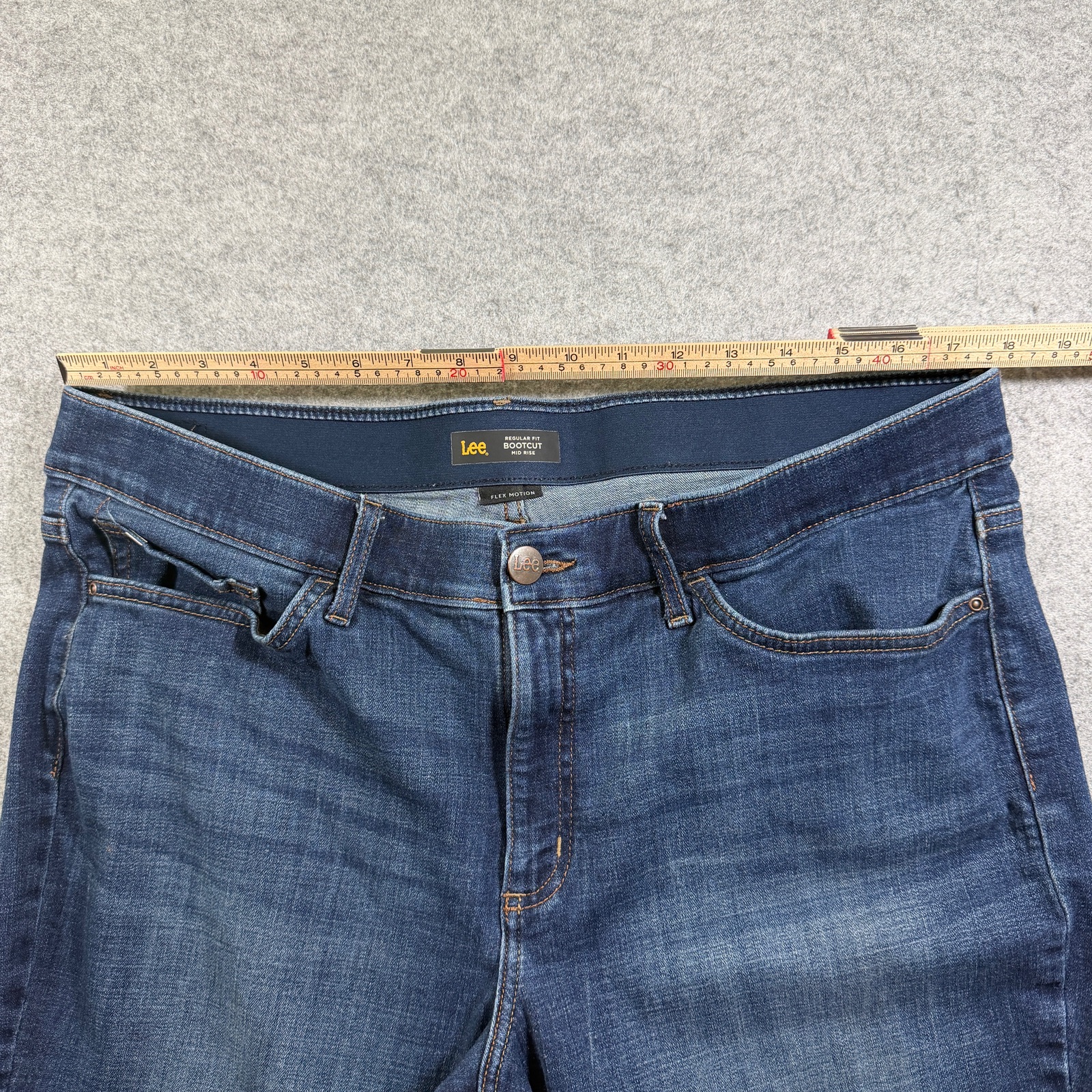 Lee Bootcut Jeans Womens 18 Medium Blue Denim Mid Rise Flex Motion Relaxed Fit thumbnail 7