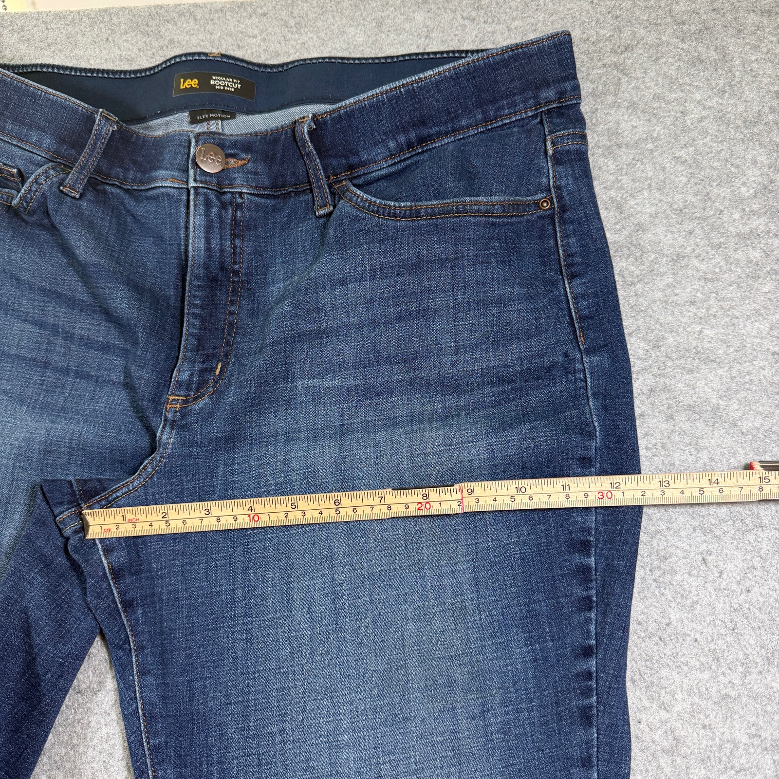 Lee Bootcut Jeans Womens 18 Medium Blue Denim Mid Rise Flex Motion Relaxed Fit thumbnail 8