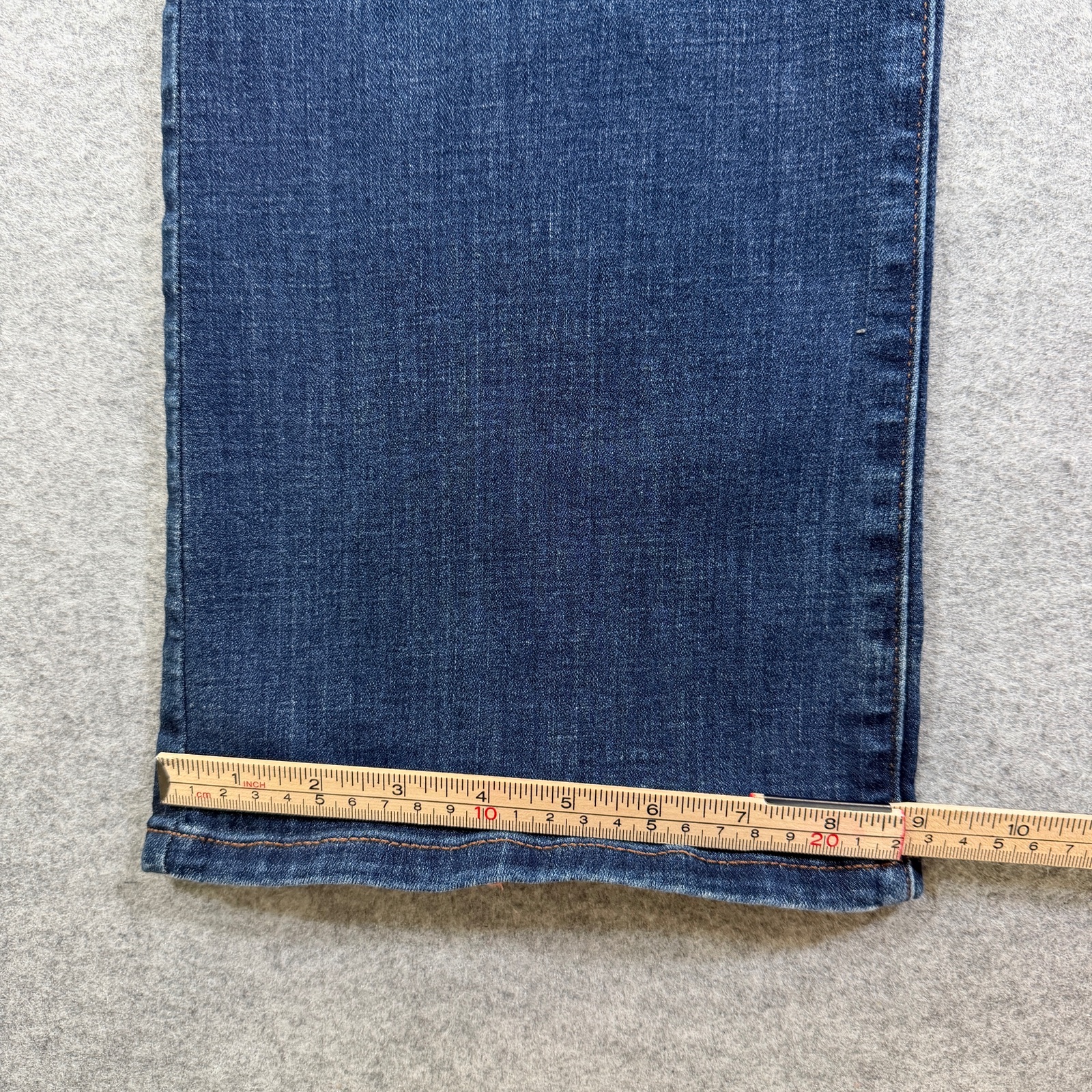 Lee Bootcut Jeans Womens 18 Medium Blue Denim Mid Rise Flex Motion Relaxed Fit thumbnail 9