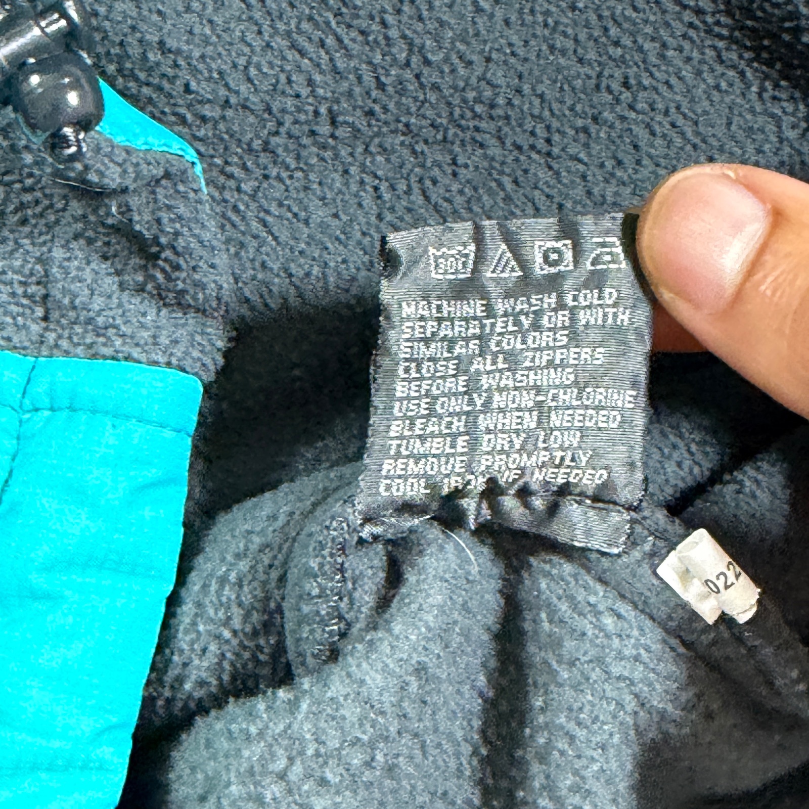 New Balance Puffer Jacket Womens M Teal Black Quilted Fleece Sleeves Zip Pockets thumbnail 11