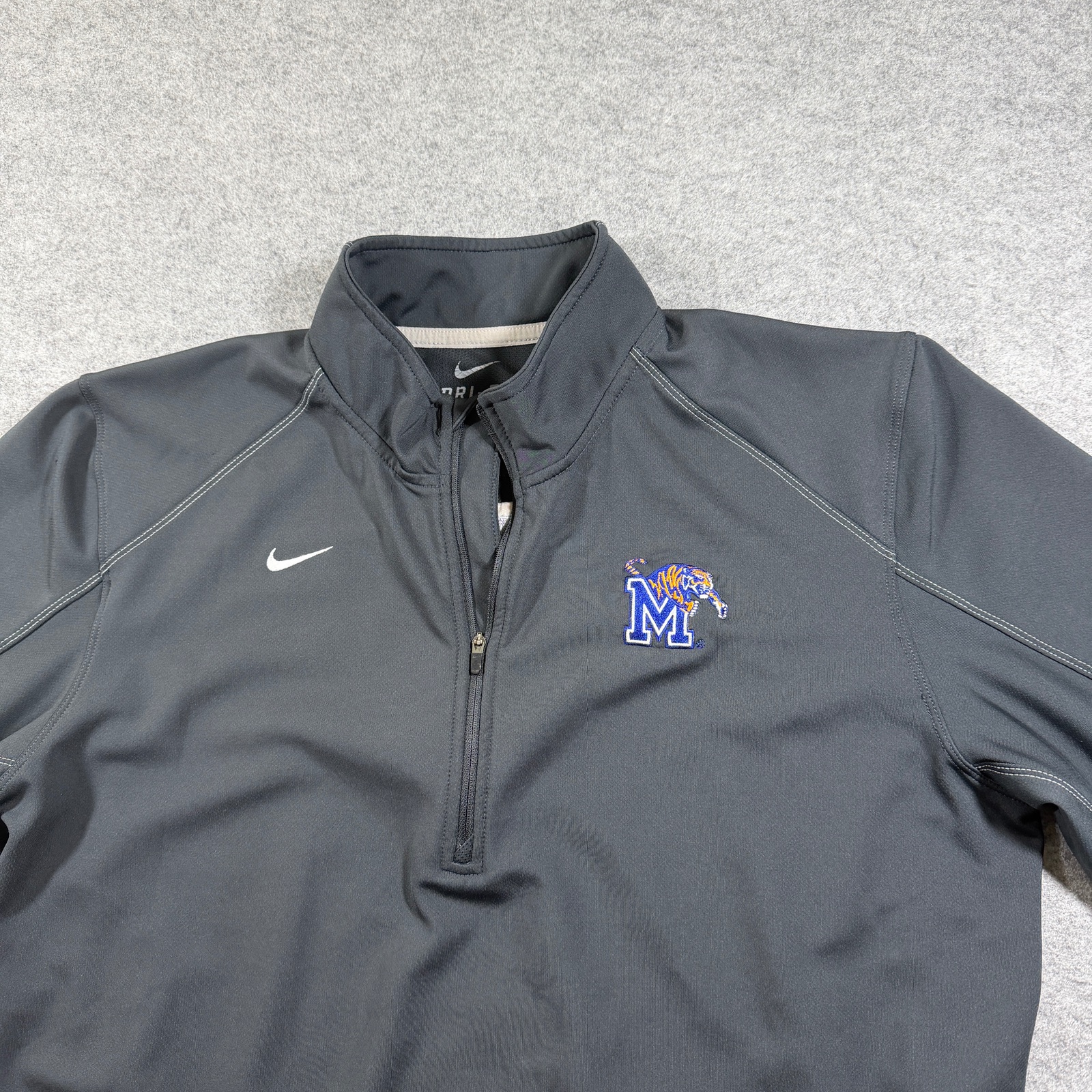 Nike Memphis Tigers 1/4 Zip Pullover Mens M Gray Dri-Fit Stretch Wicking NCAA thumbnail 4