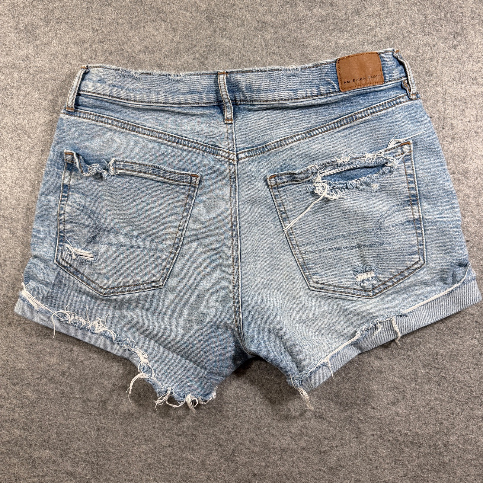 American Eagle Denim Shorts Womens 8 Light Wash Distressed Frayed Hem Cuffed thumbnail 2