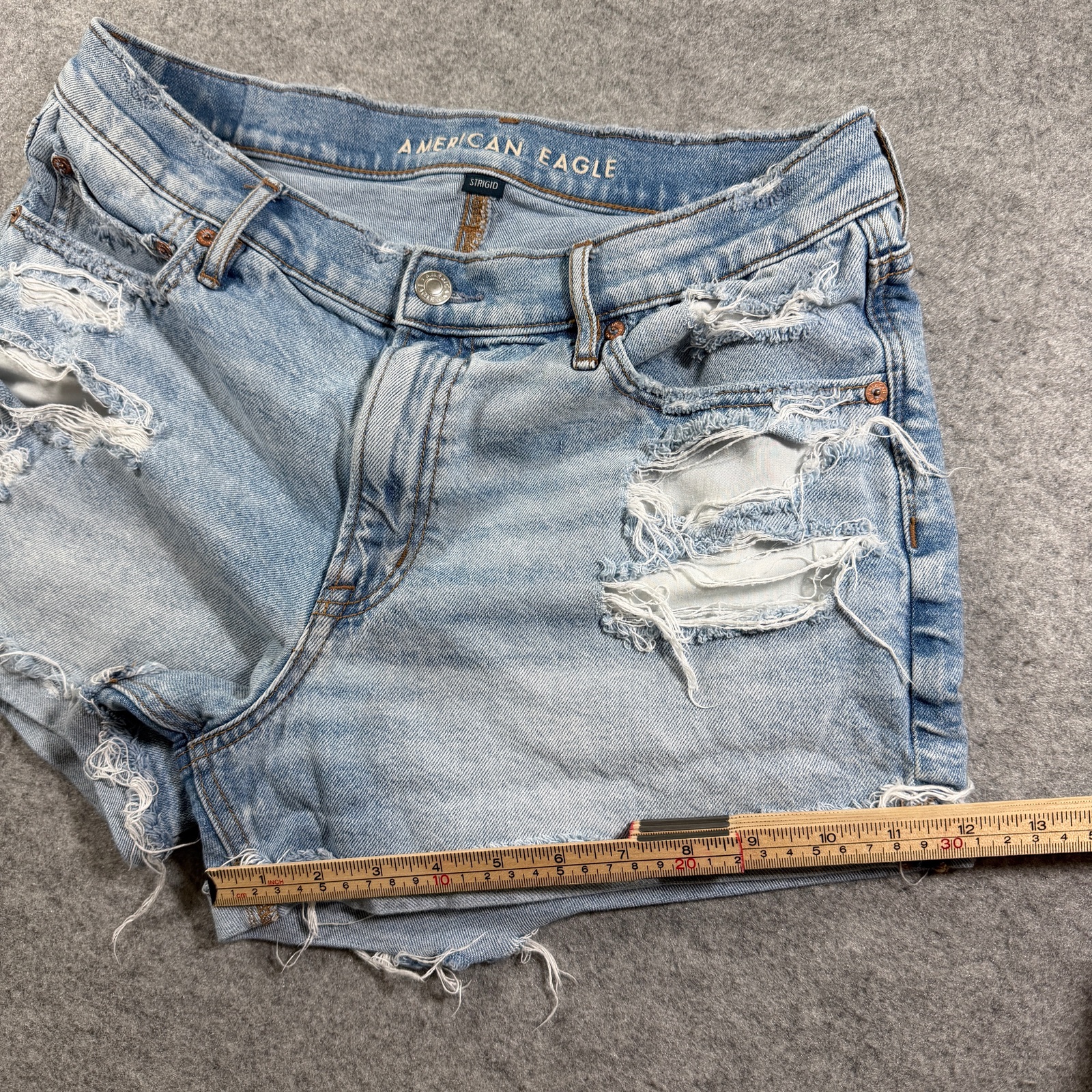 American Eagle Denim Shorts Womens 8 Light Wash Distressed Frayed Hem Cuffed thumbnail 7