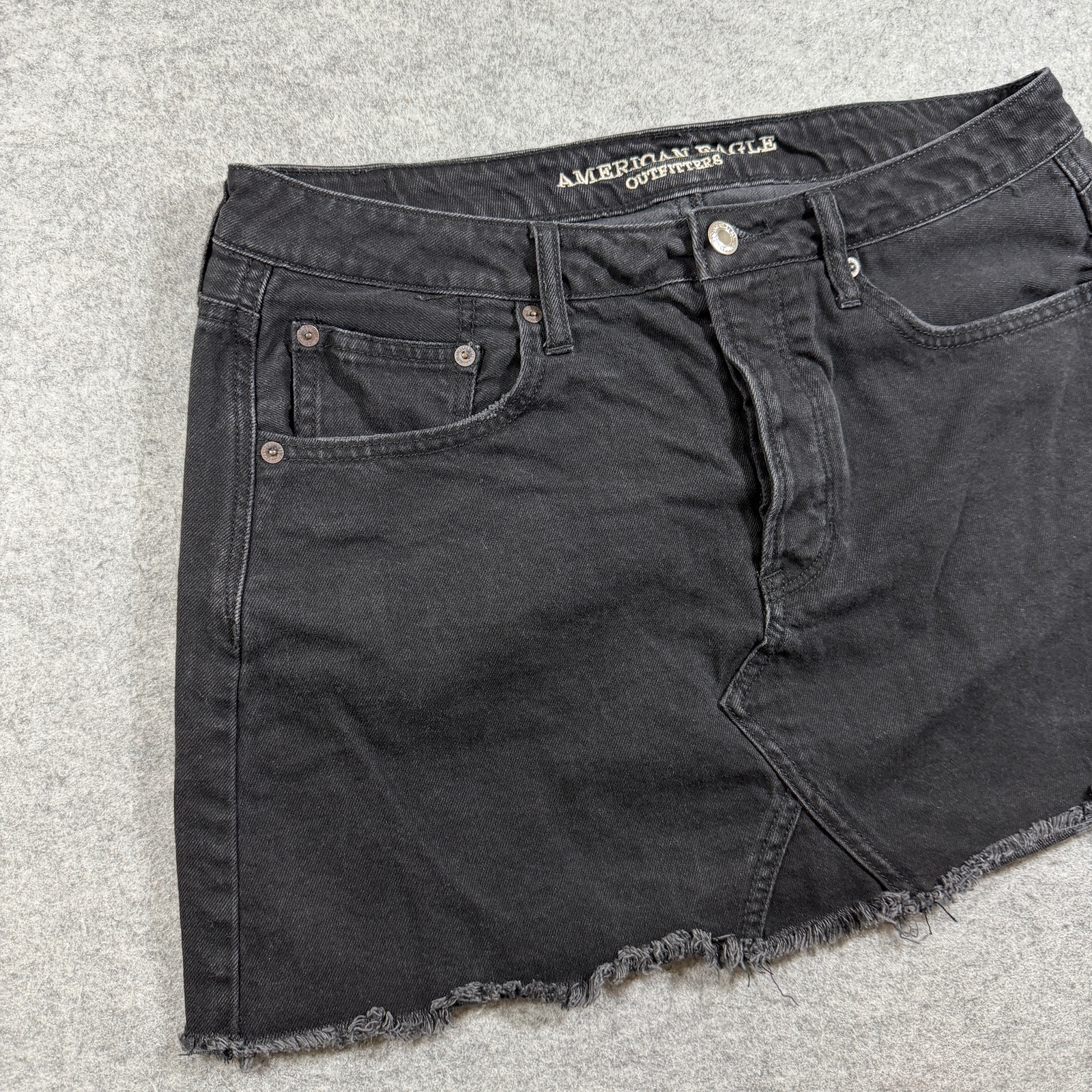 American Eagle Denim Mini Skirt Womens 12 Black Frayed Raw Hem Five Pocket thumbnail 4