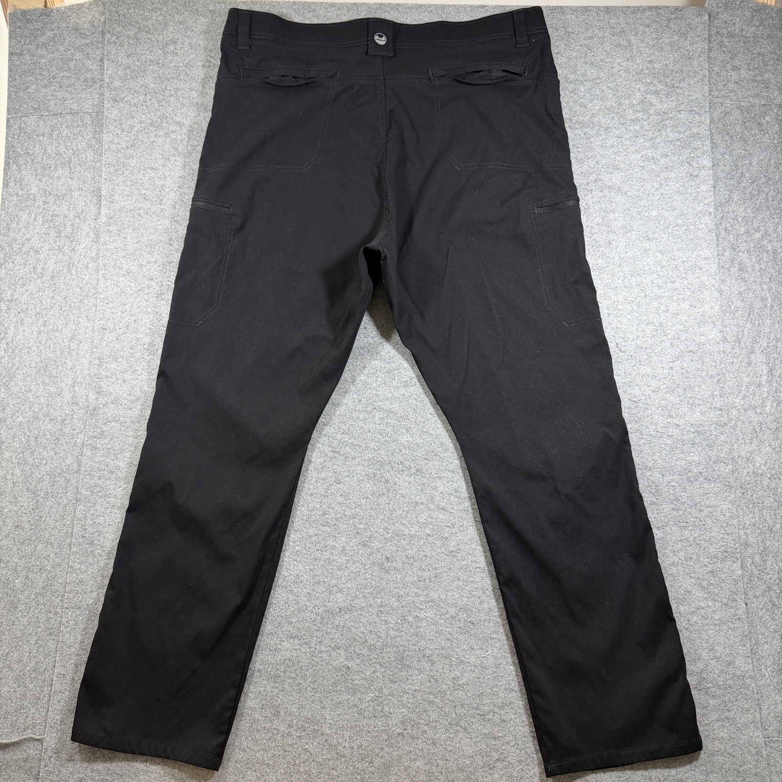 Wrangler ATG Cargo Pants Mens 40x30 Black Zippered Pockets Articulated Knees thumbnail 2