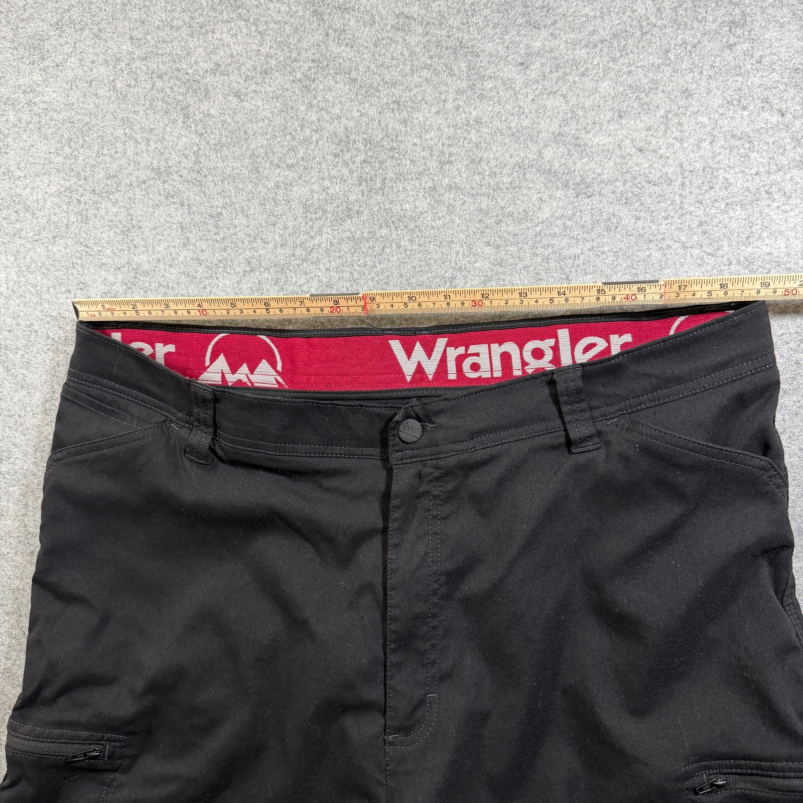 Wrangler ATG Cargo Pants Mens 40x30 Black Zippered Pockets Articulated Knees thumbnail 7