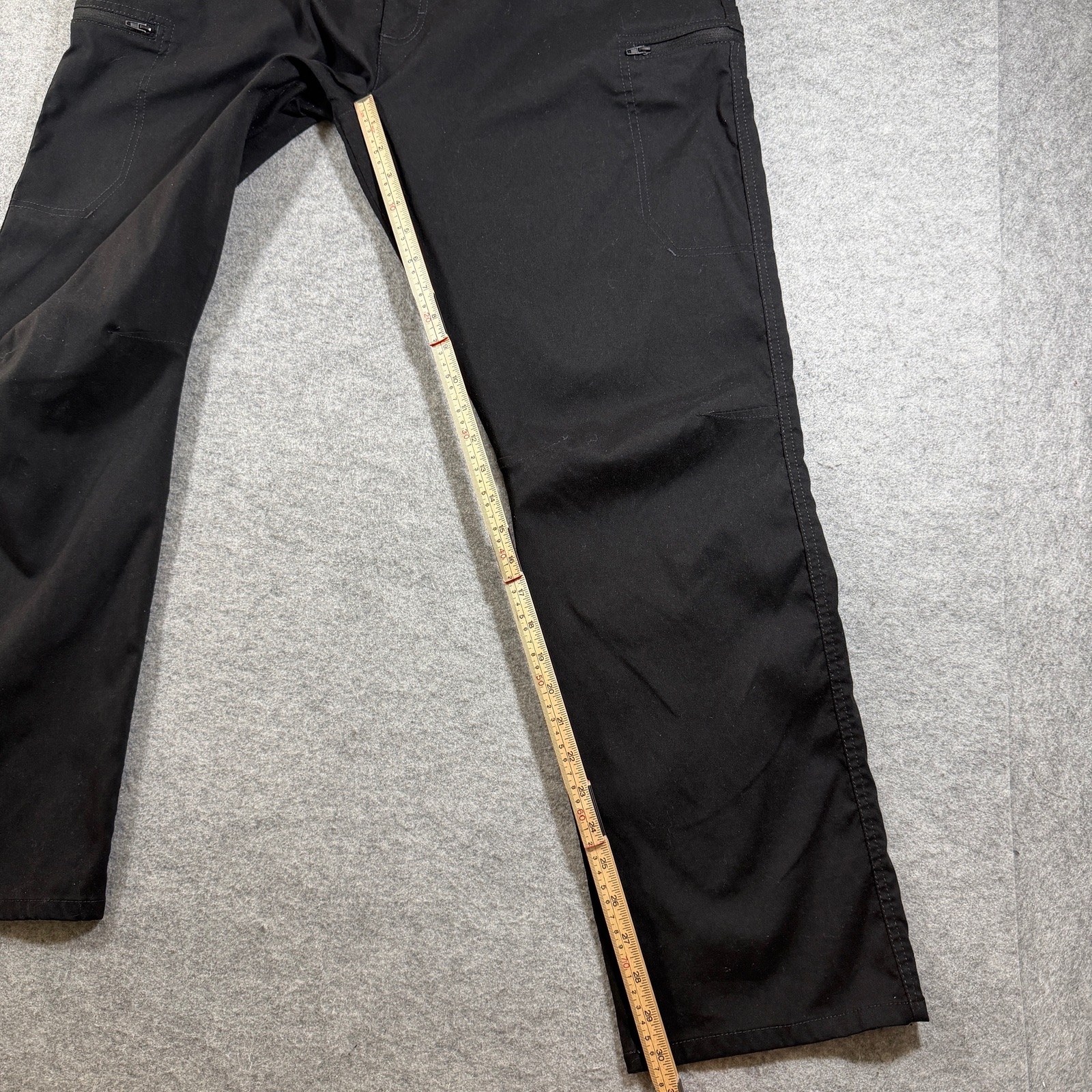 Wrangler ATG Cargo Pants Mens 40x30 Black Zippered Pockets Articulated Knees thumbnail 8