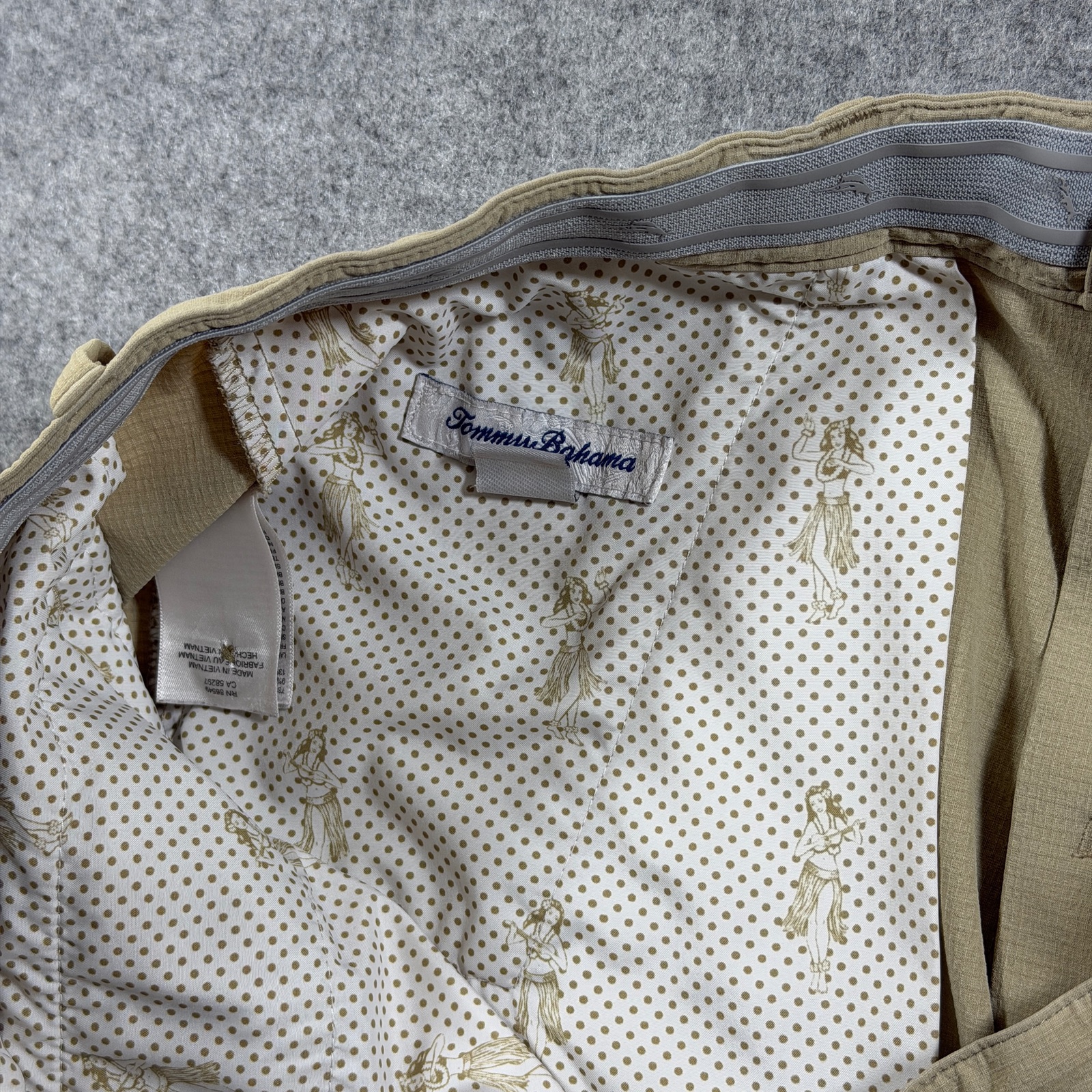 Tommy Bahama Golf Shorts Mens 36 Khaki Stretch Flat Front Preppy Shirt Gripper thumbnail 12