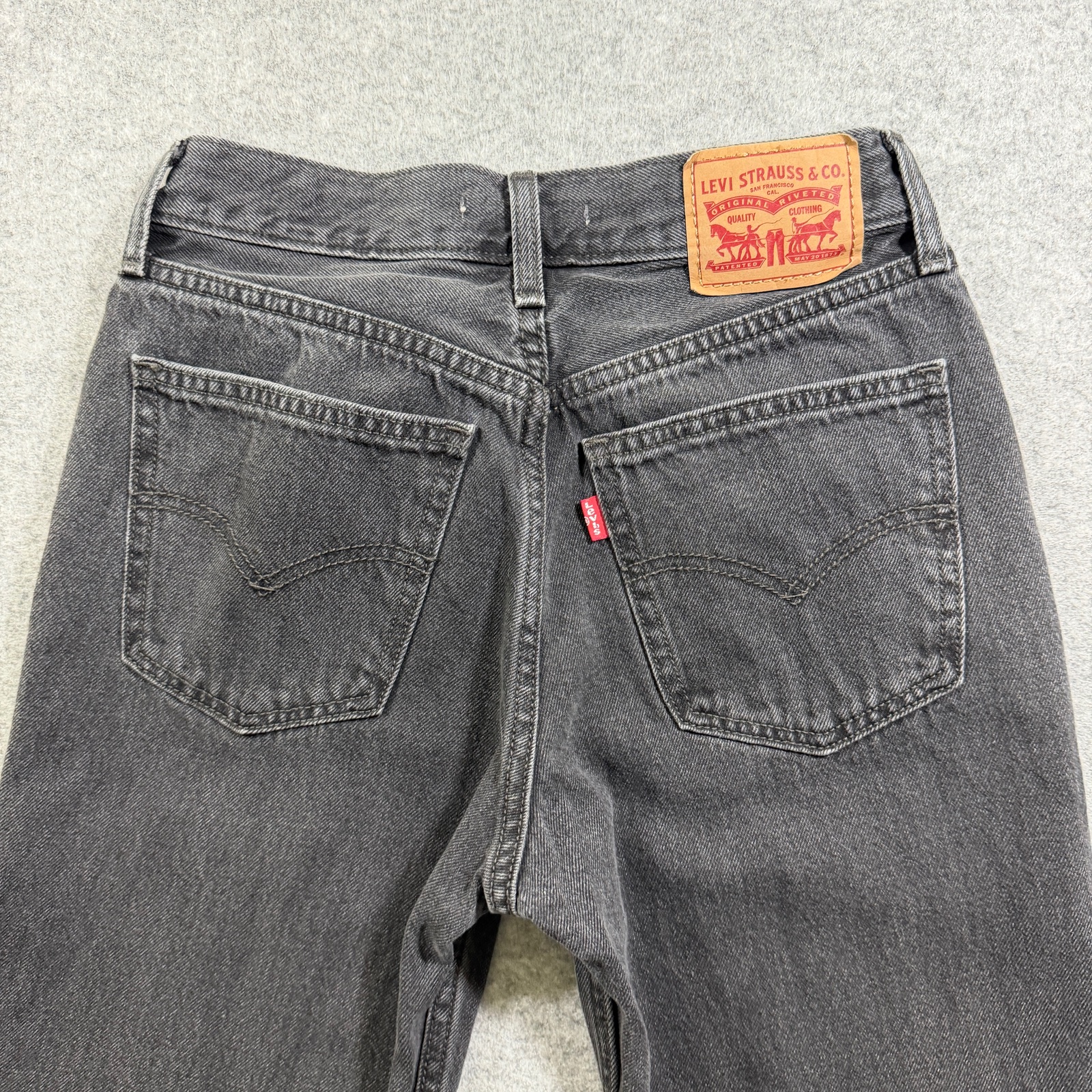 Levi's Low Pro Straight Jeans Womens 24 Black Faded Wash Denim Red Tab High Rise thumbnail 3