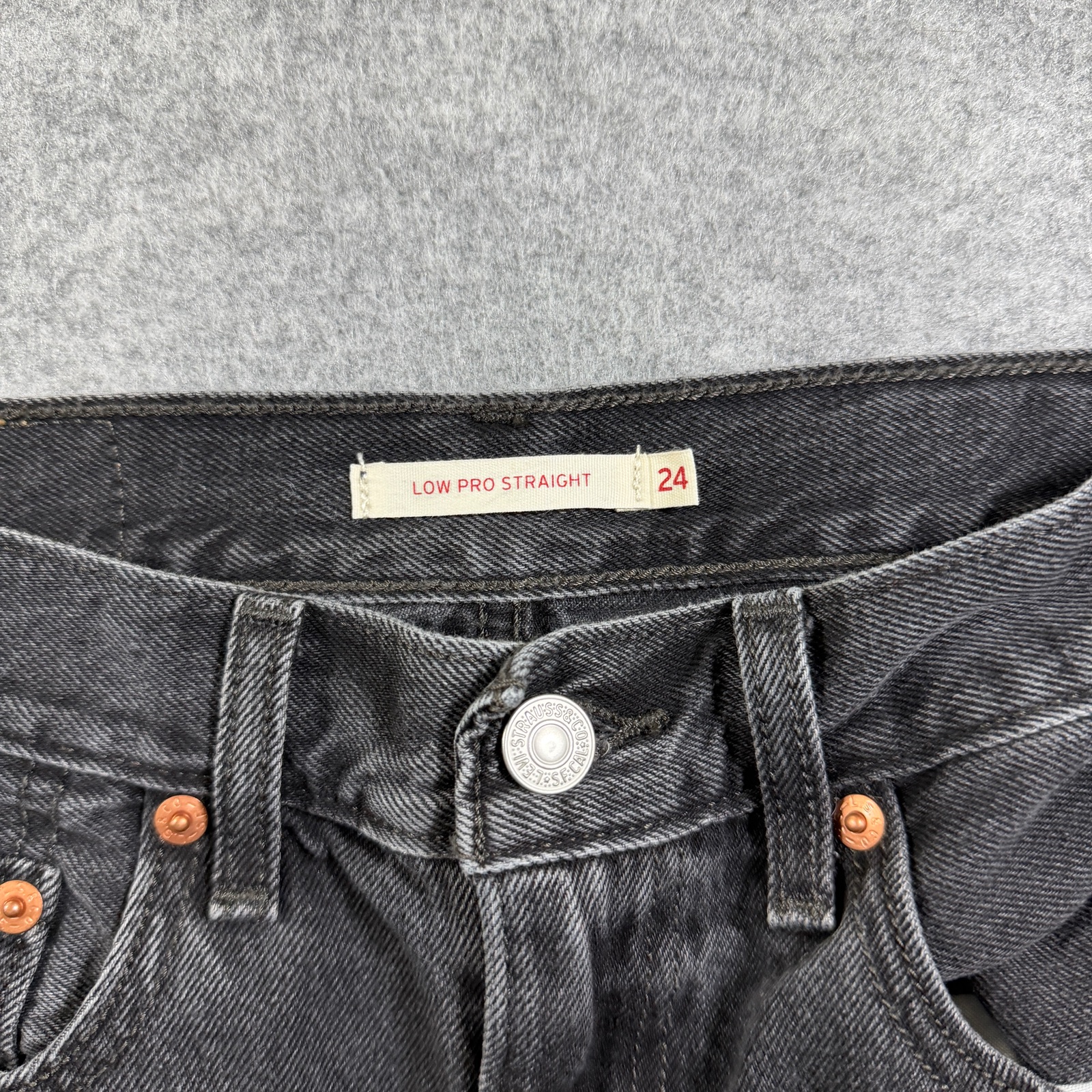 Levi's Low Pro Straight Jeans Womens 24 Black Faded Wash Denim Red Tab High Rise thumbnail 4