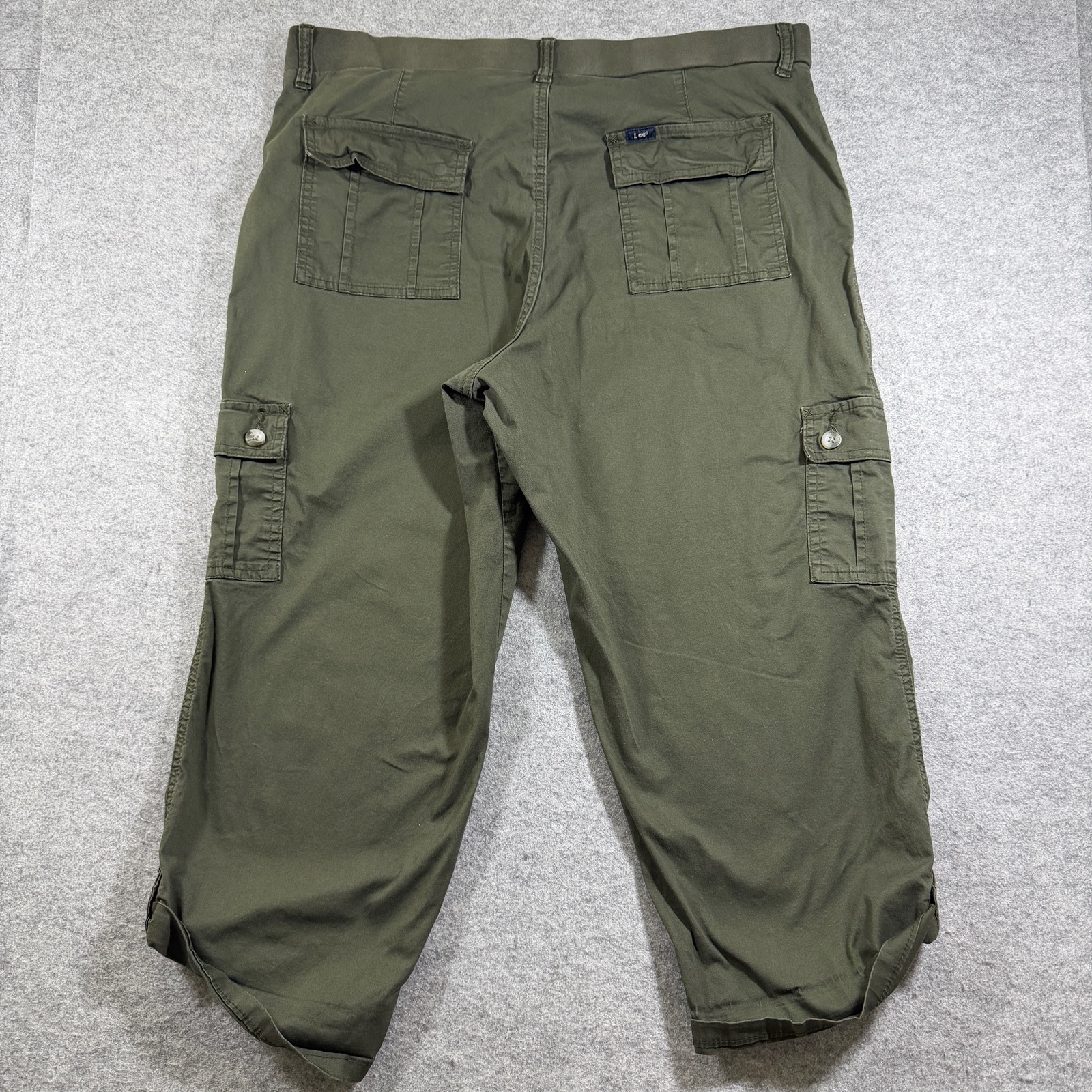Lee Cargo Pants Womens 16 Medium Olive Green Relaxed Fit Mid Rise Capri Crop thumbnail 2